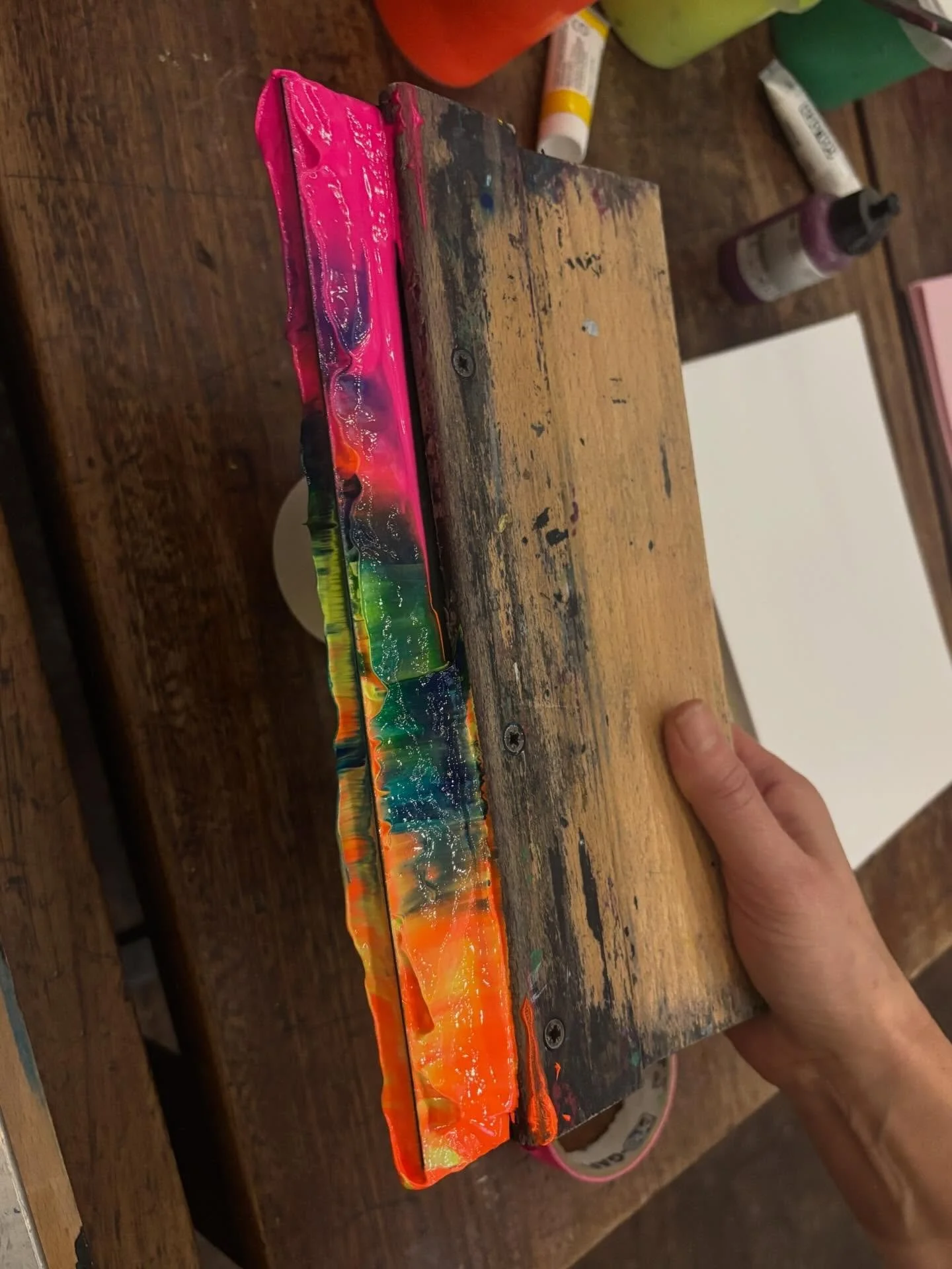 The squeegee mid-workshop at our experimental screen printing workshop at @abyssbrewing on Saturday 😍