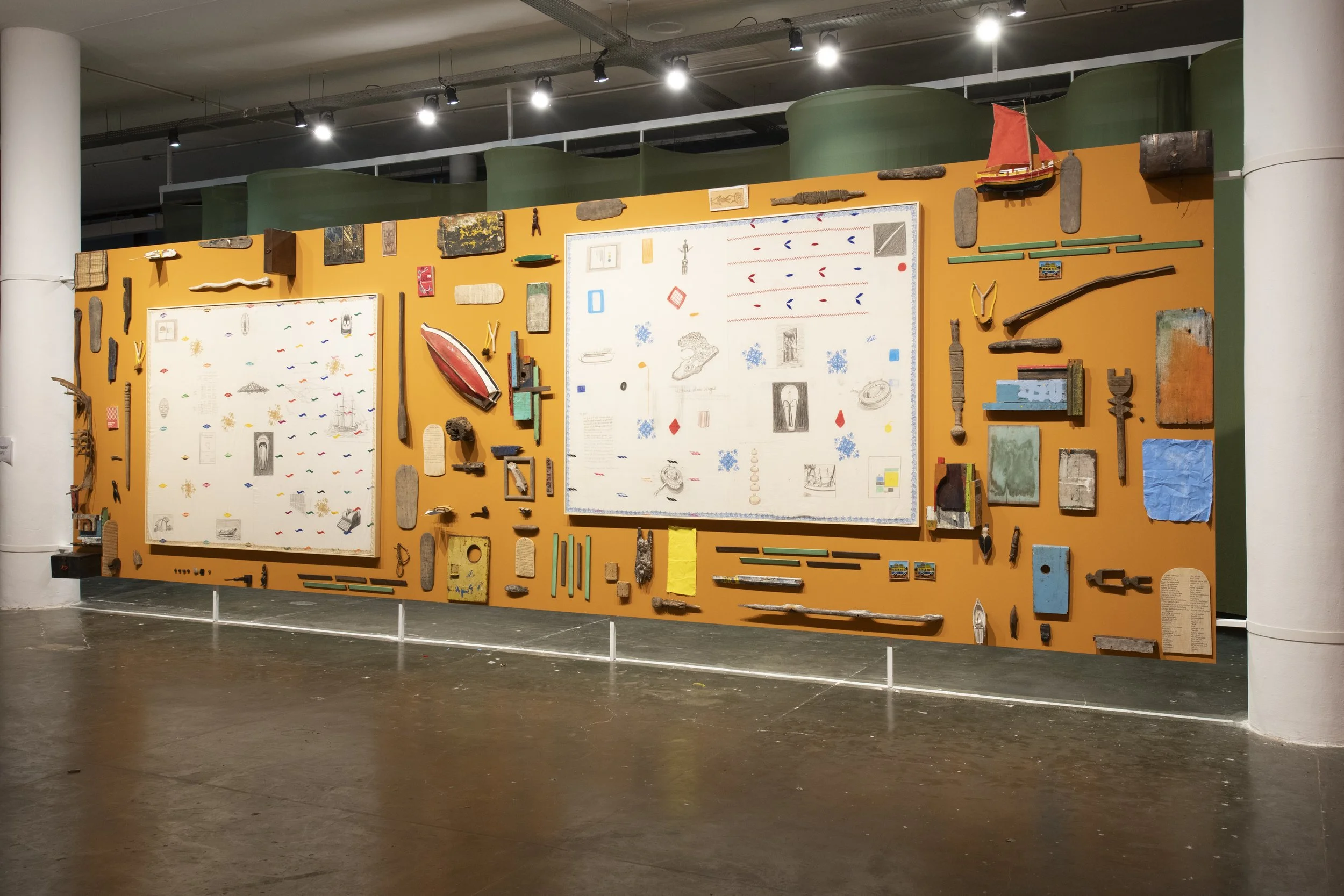 Vista da instalação de Hamedine Kane durante a 36ª Bienal de São Paulo © Levi Fanan_ Fundação Bienal (3).jpg