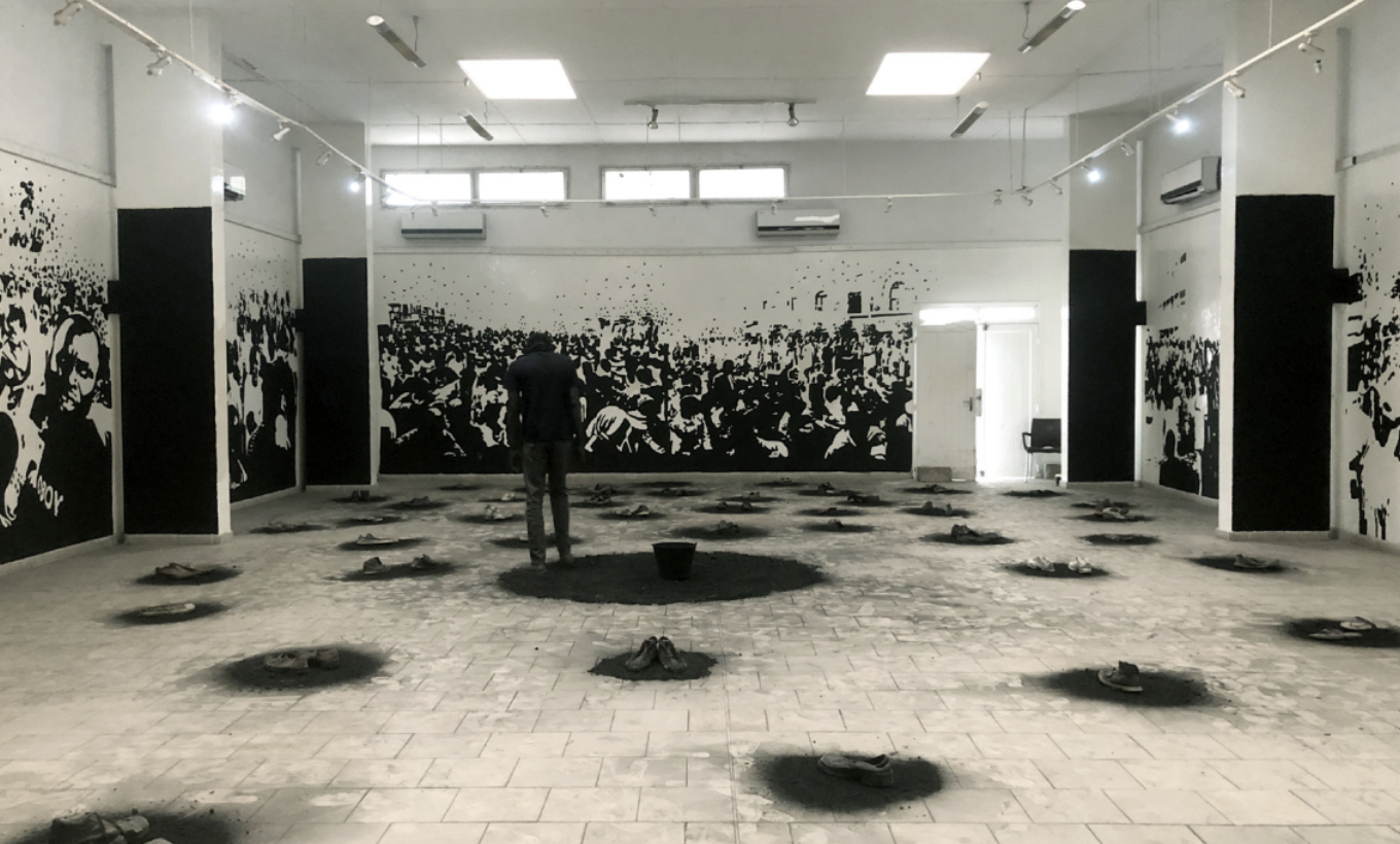 " Chaussures Usées ", exposition au Centre Culturel Blaise Senghor à Dakar (2019).