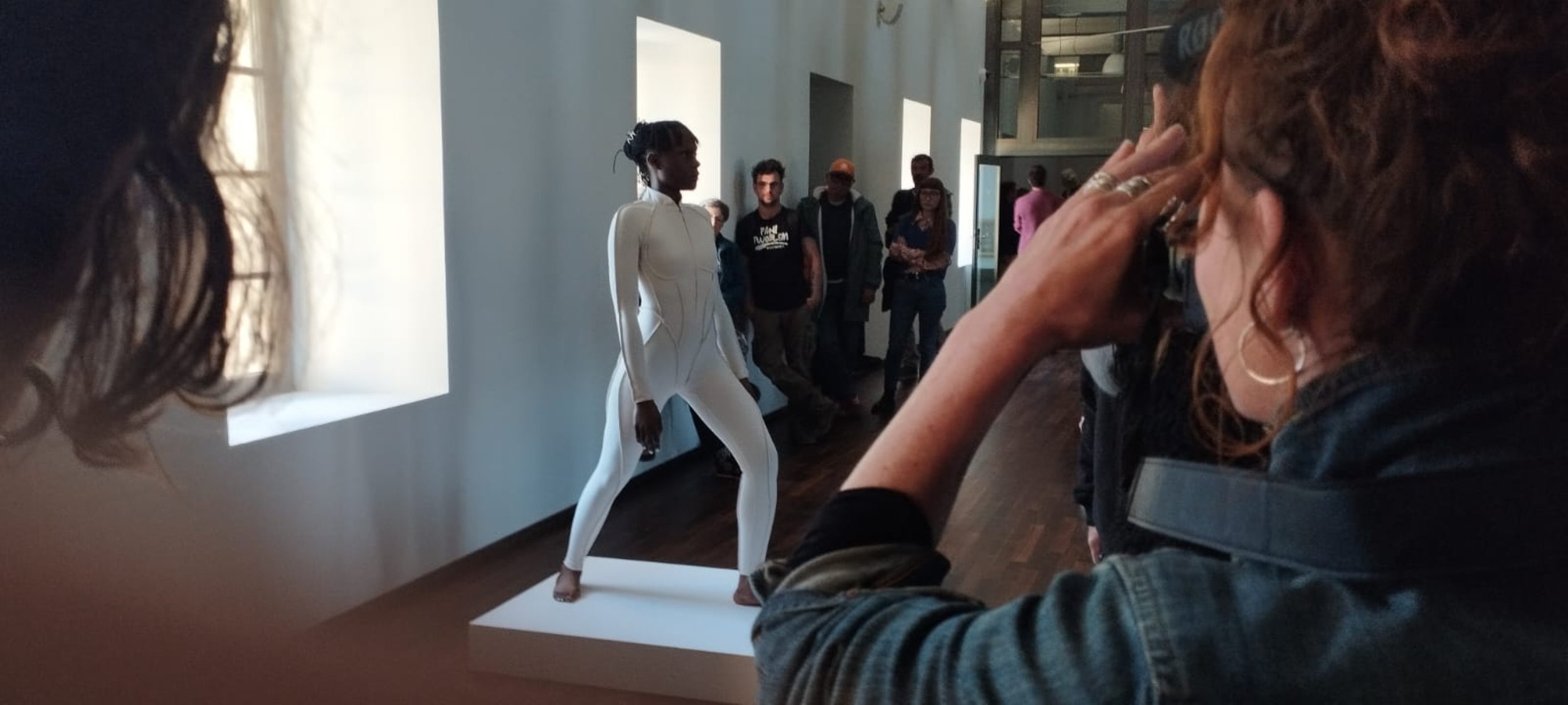 JE(UX), Pierre, feuille, ciseaux, 2025, FRAC Normandie, Nuit des musées, Caen © Lorene Plé