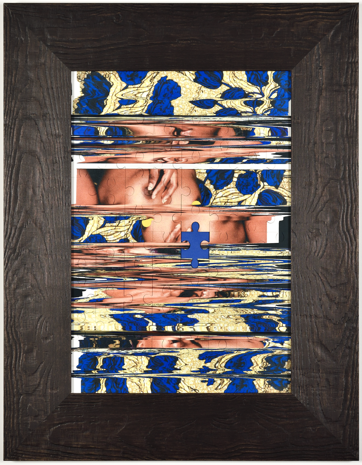 Faites vos Je I-02, 2023, Impression photographique sur pièces de puzzle en bois avec cadre en bois, 40 x 51 cm