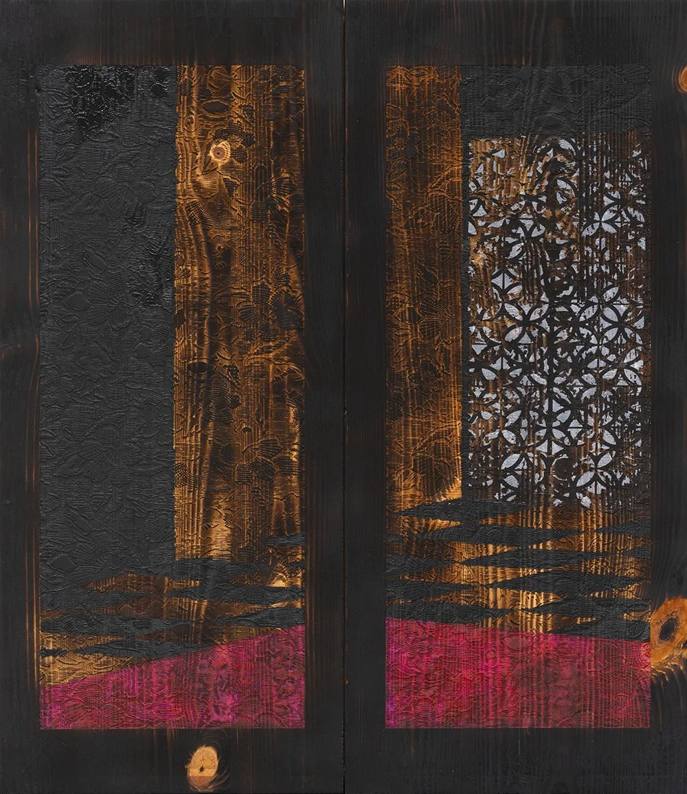 Naomi Lulendo, Panorama (Les ombres) n° 2, 2025, cire d'abeille, acrylique, pastel à l'huile sur bois brûlé, 52 x 60 cm