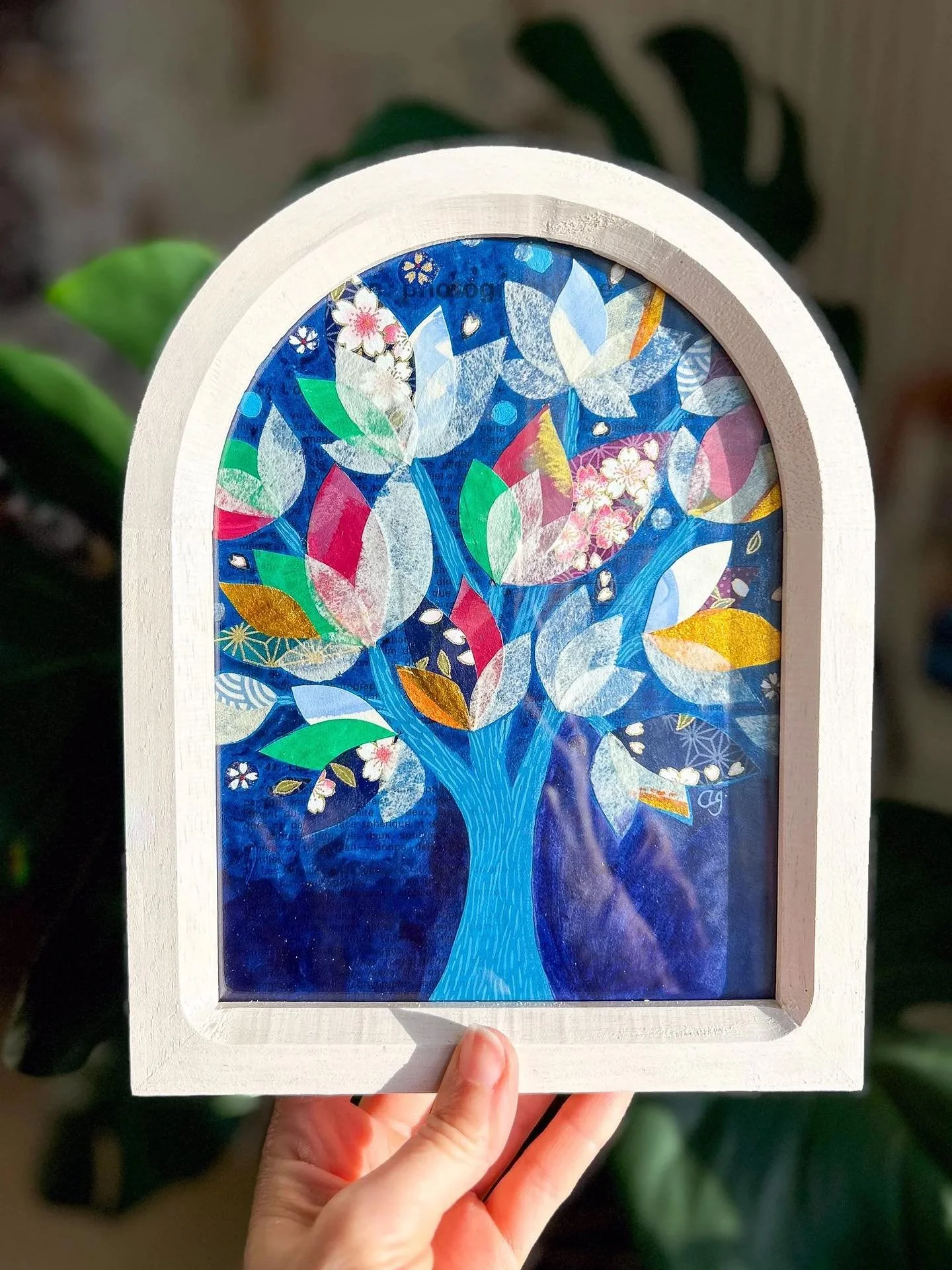 Bonjour 🍂
La boutique de mon site web a rouvert ses portes et jai le plaisir de vous proposer des peintures in&eacute;dites peintes r&eacute;cemment, notamment ce tableau de la nouvelle s&eacute;rie arbres encadr&eacute;s nomm&eacute;e &laquo;&nbsp;