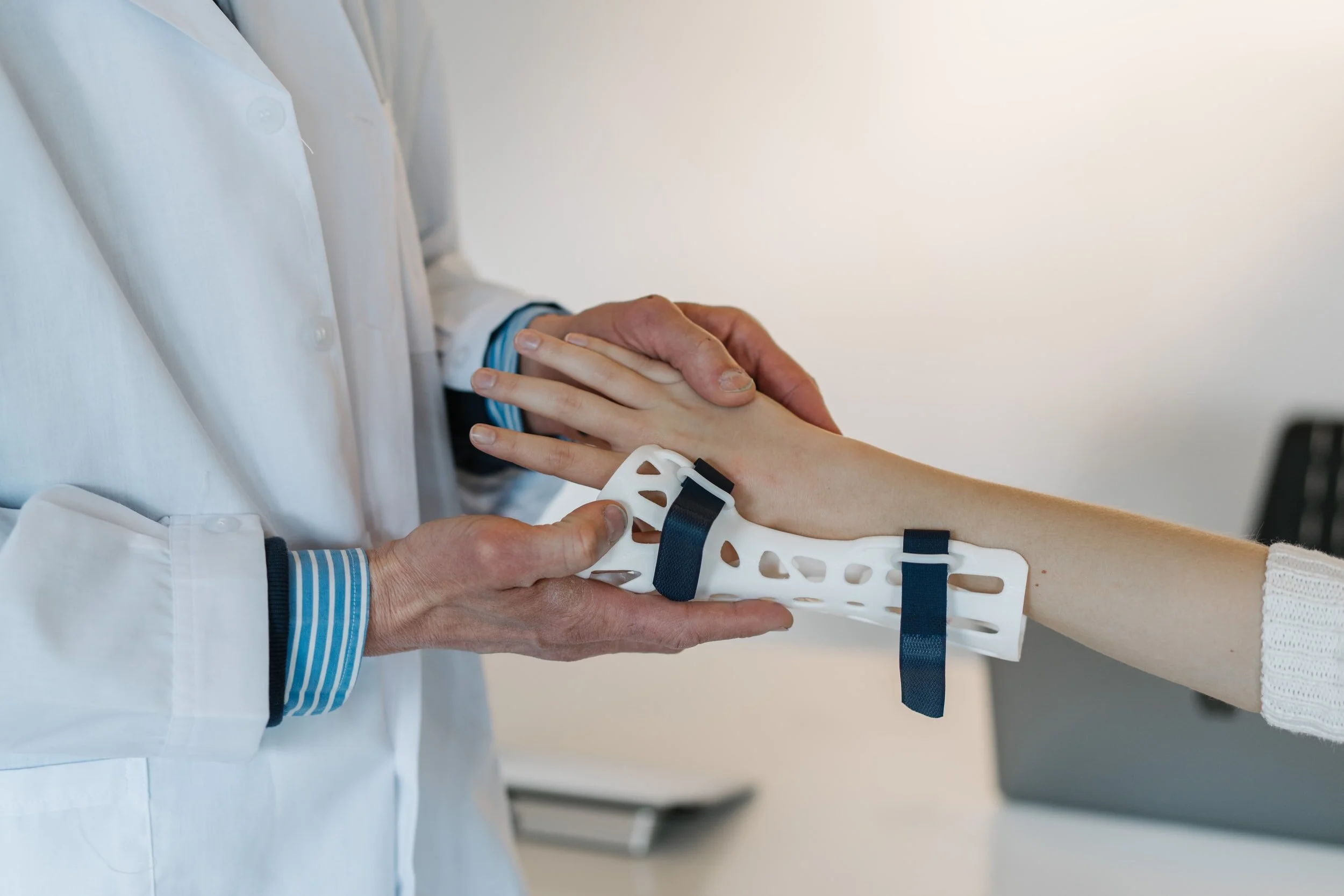 Urgently Ortho โ Splinting & Casting Urgently Ortho โ Splinting & Casting