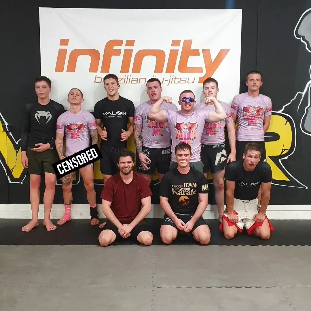 Come break some legs tonight with this sexy bunch ⚔

4.45pm - Leg Locks 🦵
5.30pm - MMA 🥊

Martial arts is a great way to improve your life!

✅ Physical and mental toughness
✅ Confidence 
✅ Fitness and coordination 
✅ Real life skills
✅ Develop life