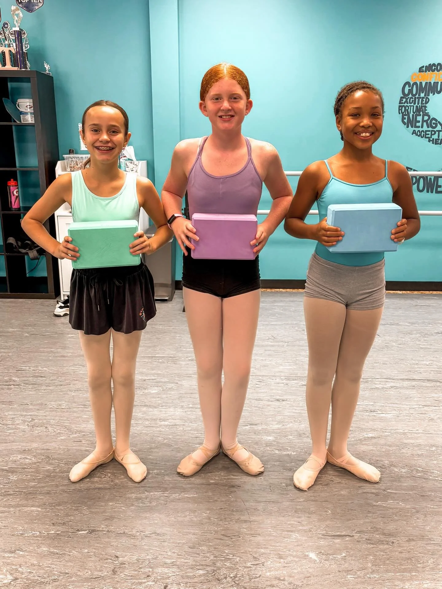 💡TECHNIQUE TUESDAY💡Use yoga blocks to support, not shortcut, your stretch. Placing blocks under your hands in splits or bridges helps keep proper alignment, deepen the stretch gradually, and prevent straining &mdash; letting your flexibility grow s