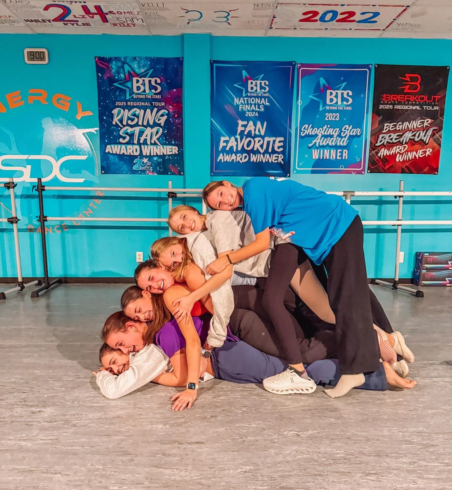 Stacked with talent. Stacked with love. Stacked with friendship. Stacked with weekend joy. 🩵🧡

#sdcpafam #synergydance #synergydancepa #danceweekend #dancefriends #dancestudio #buckscounty #montgomerycounty #buckscountypa #montgomerycountypa