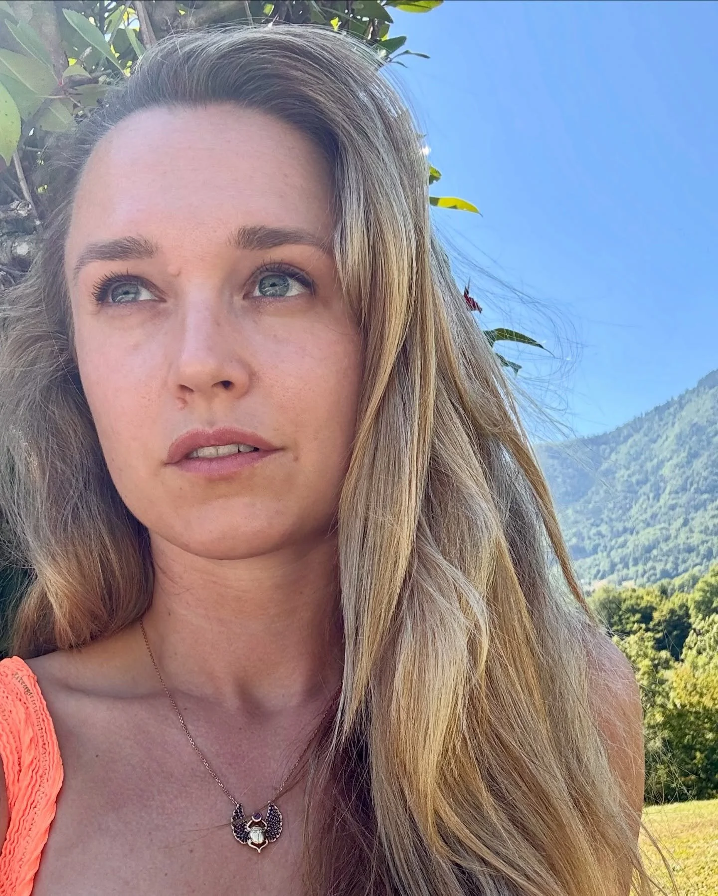 🌸🪲💫 WE&rsquo;RE BACK, BABY! 🧚&zwj;♀️ After two years away from the mic, The Wizard In The Wild will be back on airwaves and in your AirPods, tomorrow. It feels so good to be back!!

Picture taken from my 33rd birthday, this summer. Here&rsquo;s t