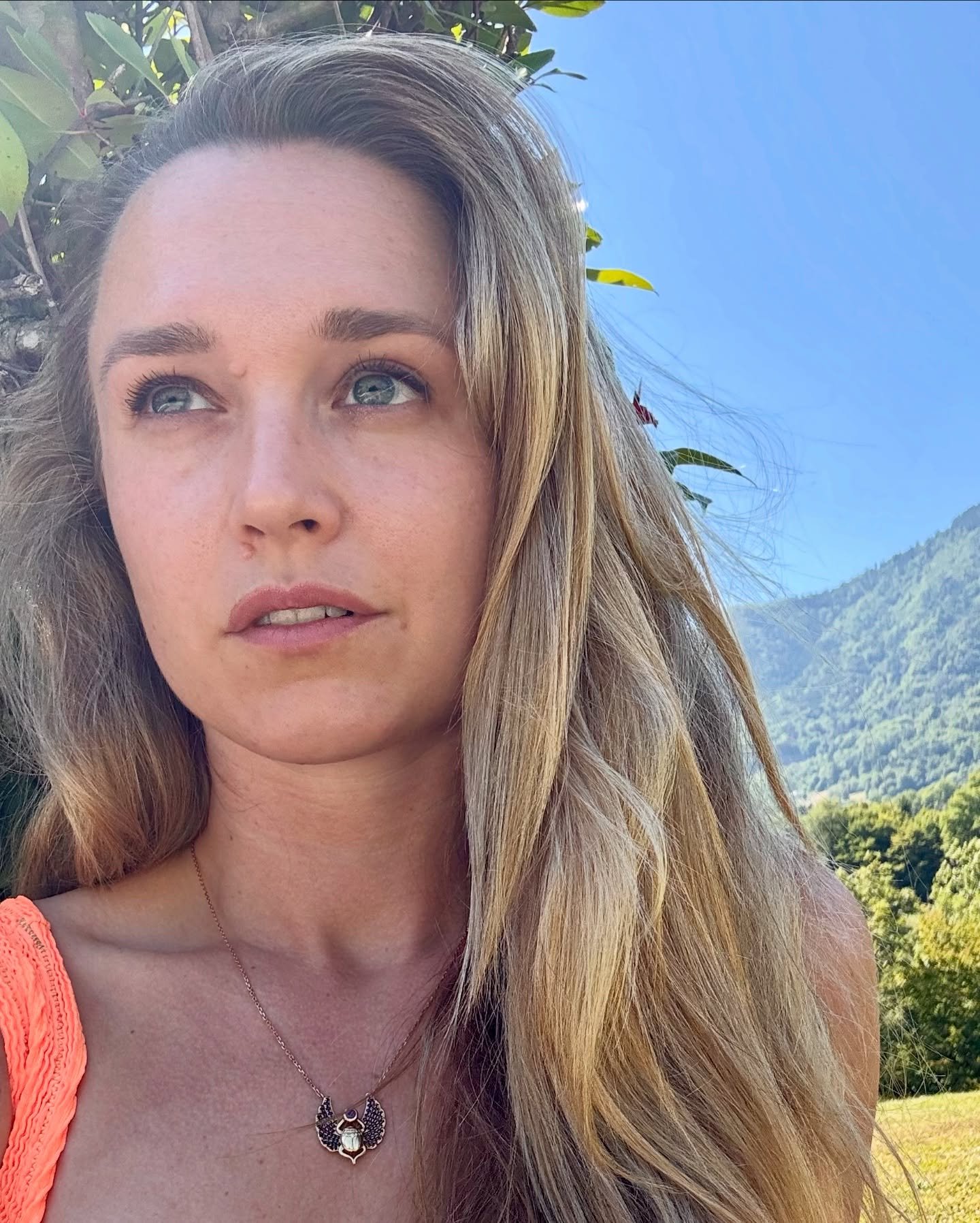 🌸🪲💫 WE&rsquo;RE BACK, BABY! 🧚&zwj;♀️ After two years away from the mic, The Wizard In The Wild will be back on airwaves and in your AirPods, tomorrow. It feels so good to be back!!

Picture taken from my 33rd birthday, this summer. Here&rsquo;s t
