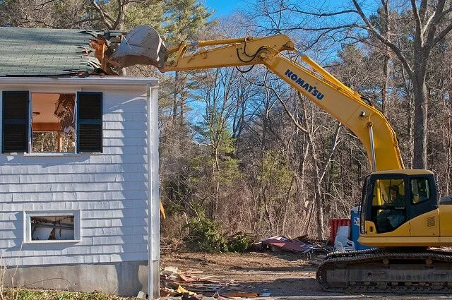 The Reasons to hire a demolition contractor