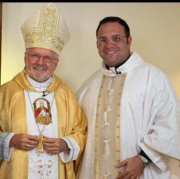 Mons Aldo Giordano y Padre Enrique Yanes.jpeg