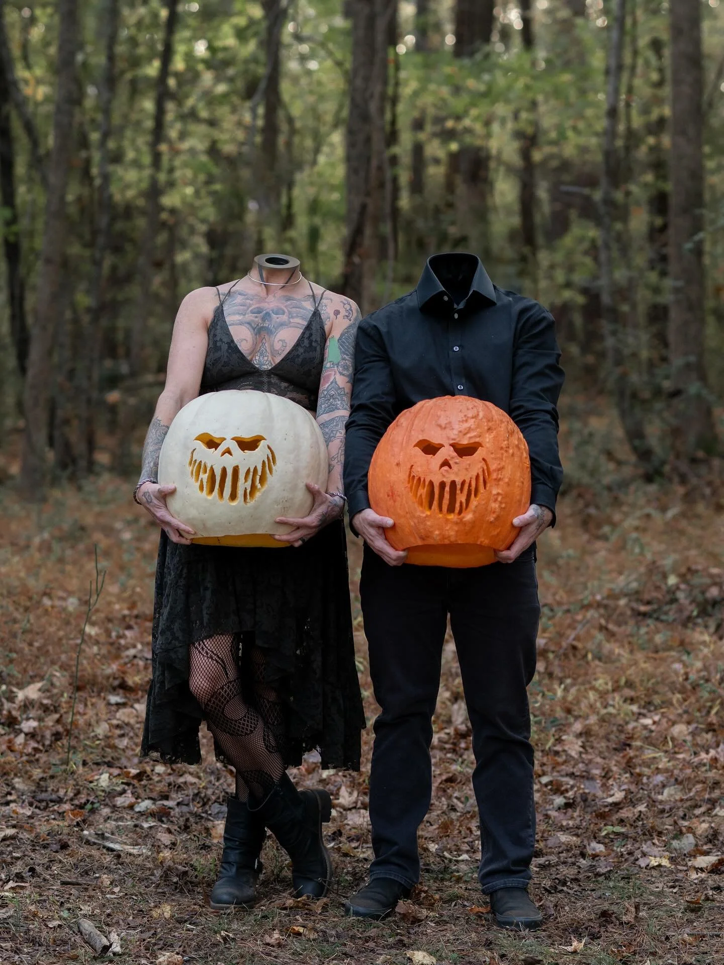A photo shoot a year in the making!  Been looking forward to this for so long and it did not disappoint!  Obsessed with these two. Happy Halloween!!!🎃 

#ncweddingphotographer #raleighweddingphotographer #raleighwedding #durhamweddingphotographer #d
