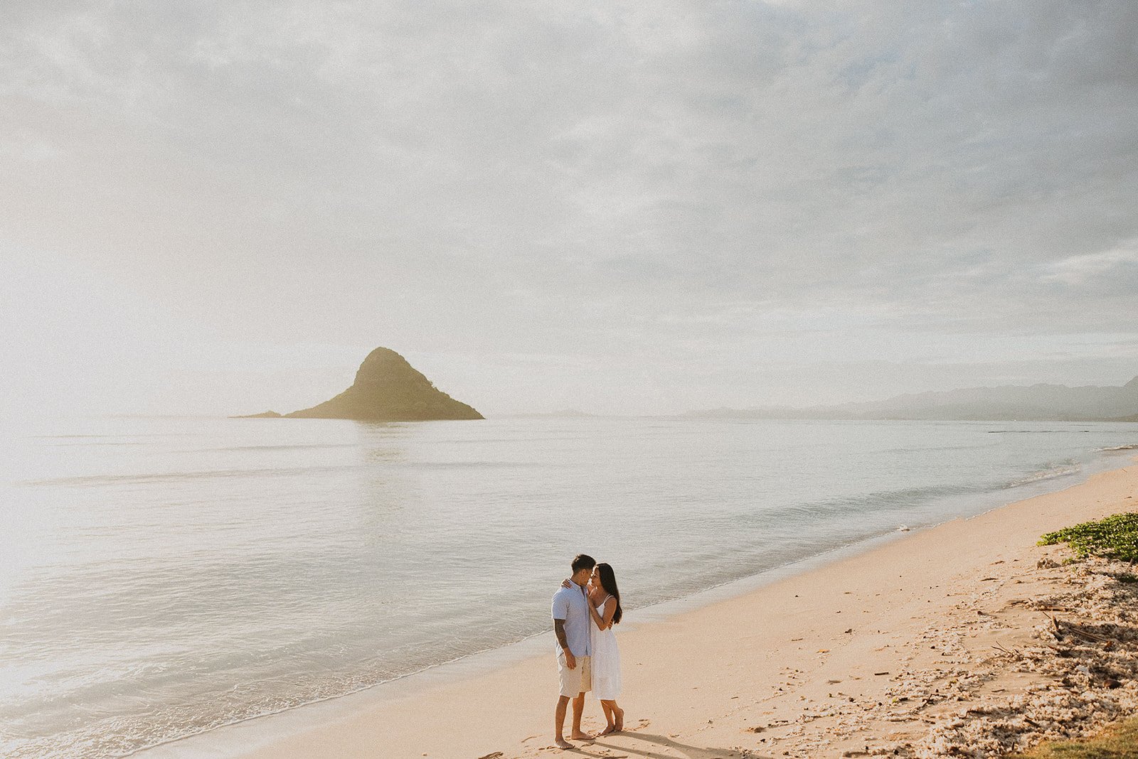 j-t-kualoa-hawaii-couples-session-8223.jpg