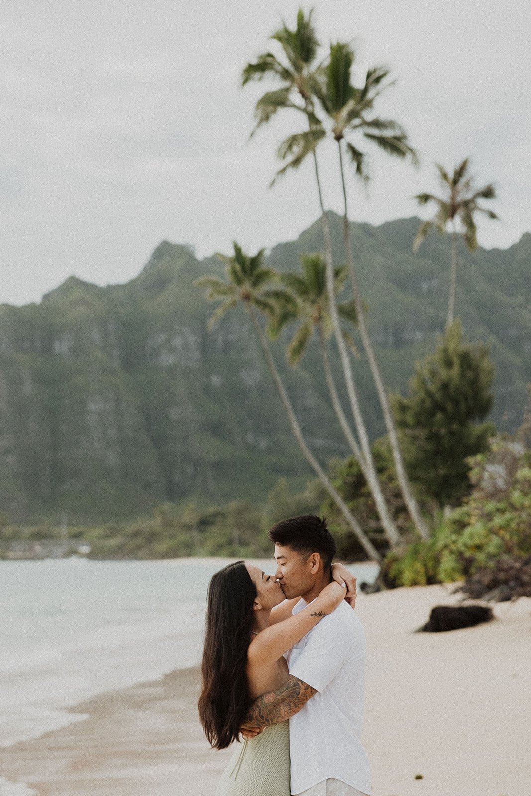 j-t-kualoa-hawaii-couples-session-8555.jpg