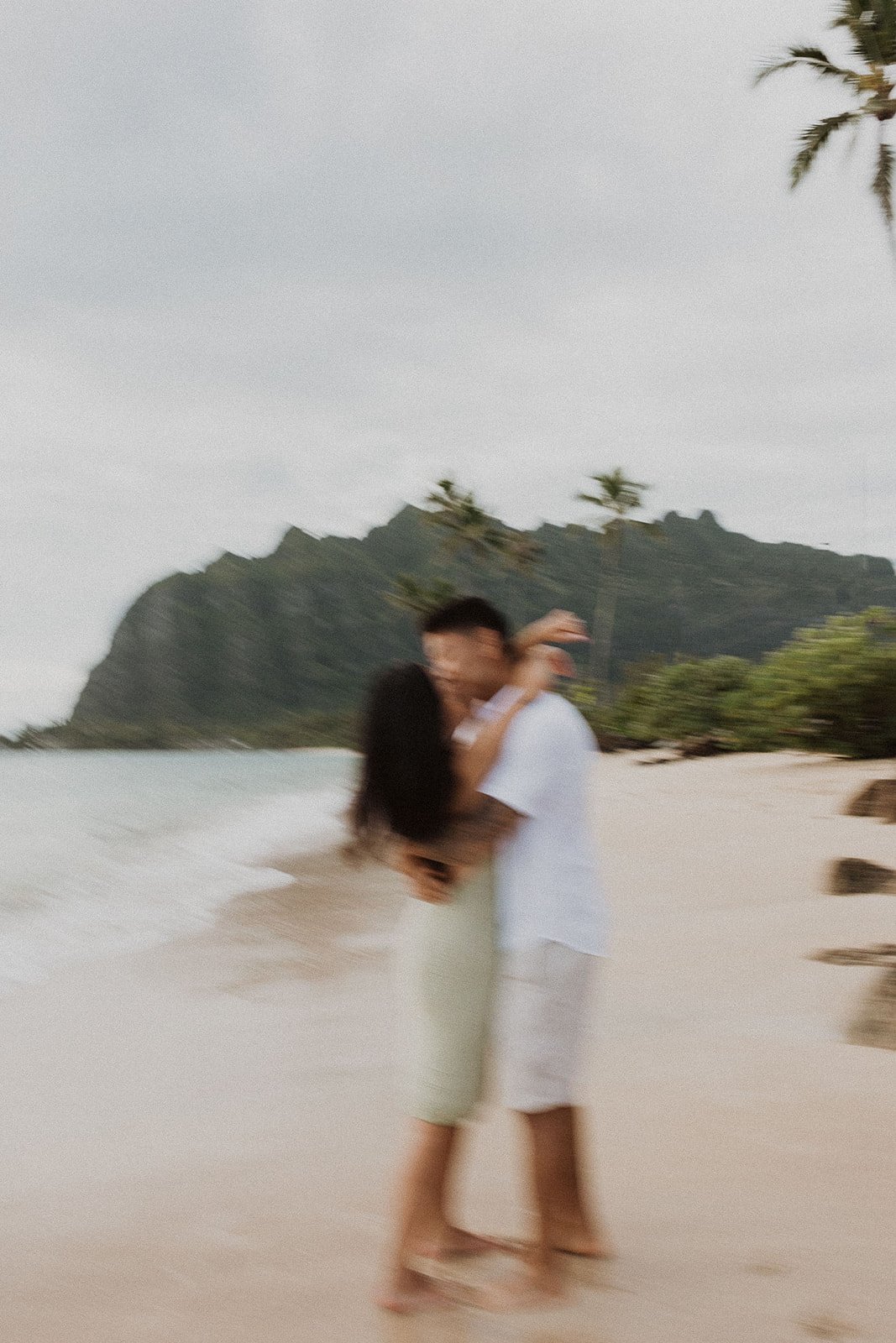 j-t-kualoa-hawaii-couples-session-8801.jpg