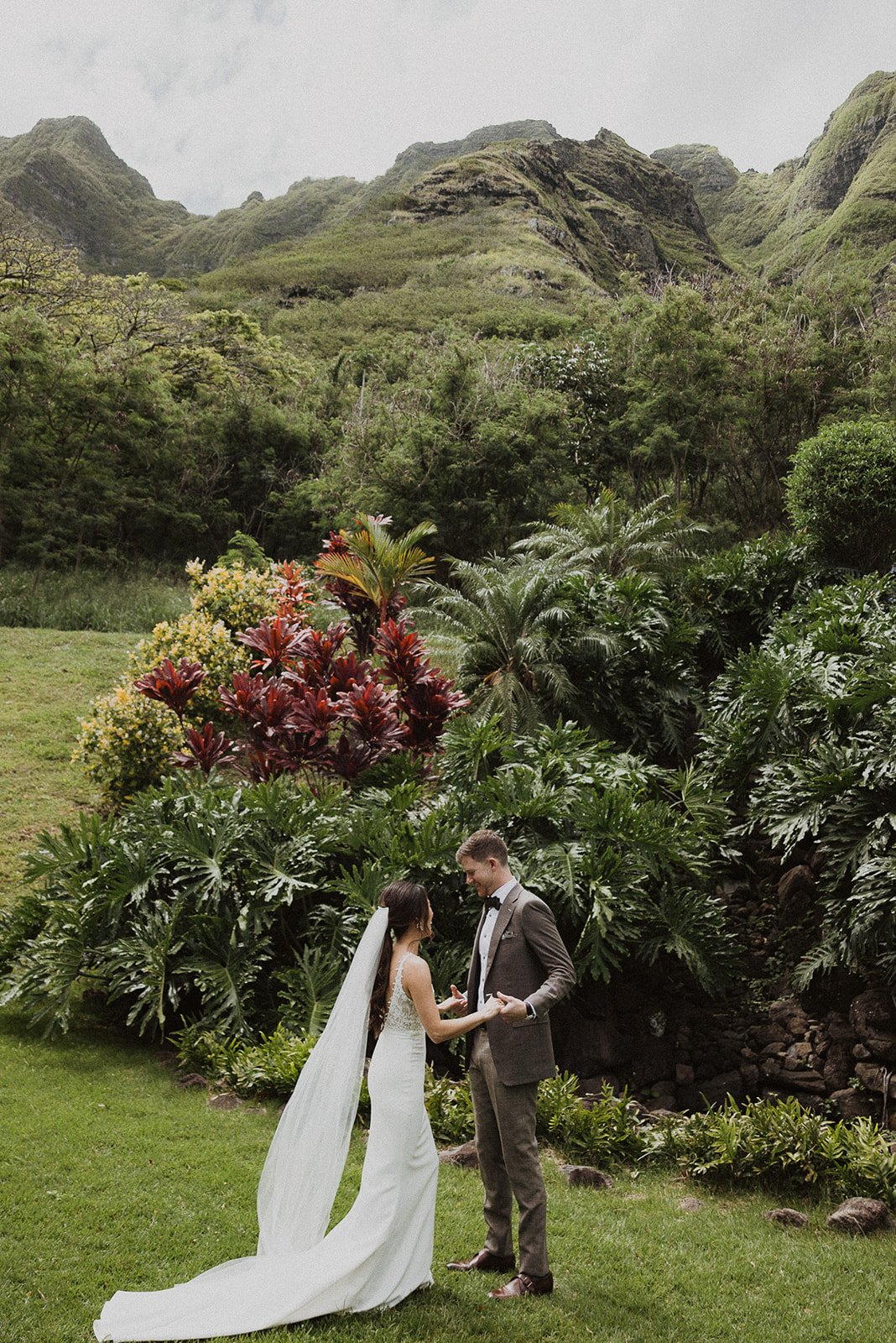 l-b-kualoa-ranch-wedding-0789.jpg