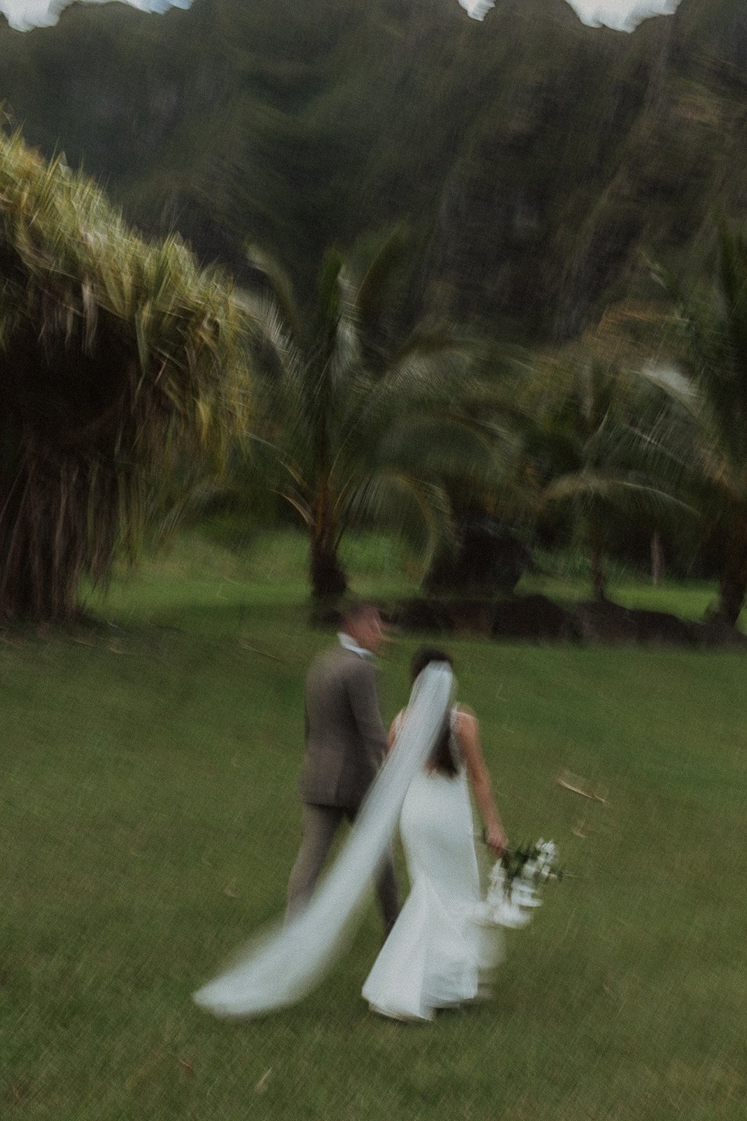 l-b-kualoa-ranch-wedding-7743.jpg