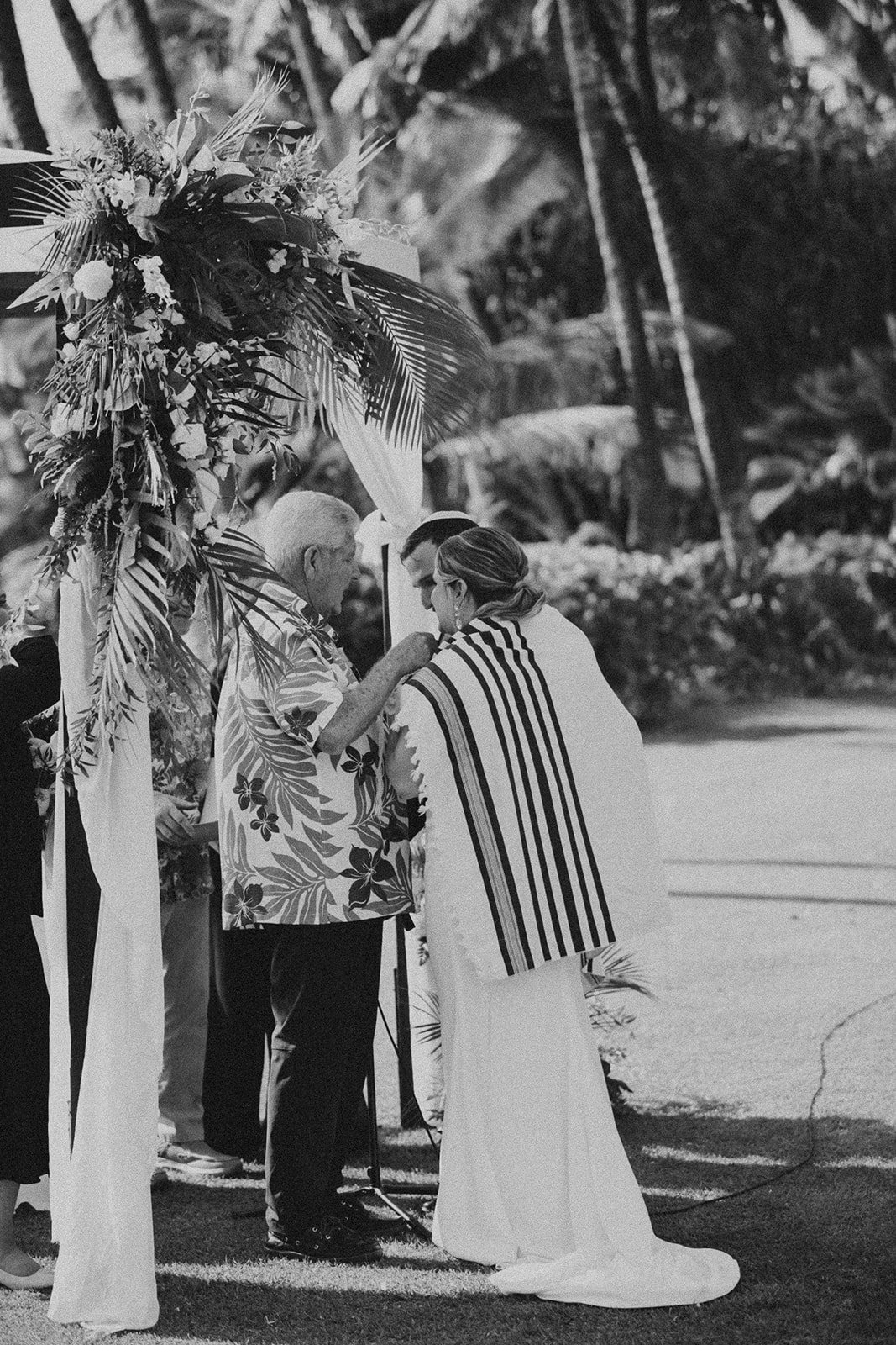 m-s-lanikuhonua-hawaii-wedding-6716.jpg