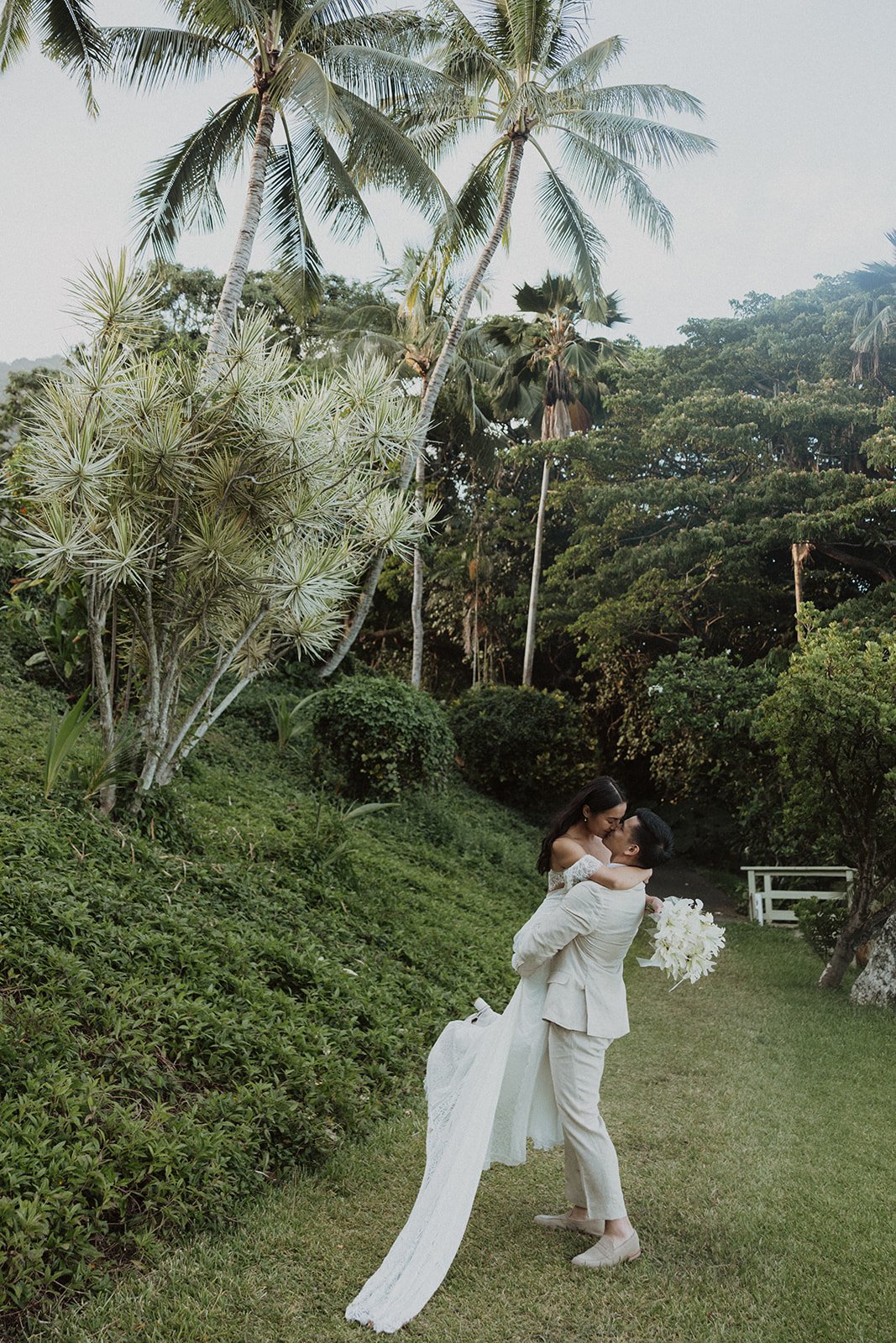 n-g-molii-gardens-hawaii-wedding-6761.jpg