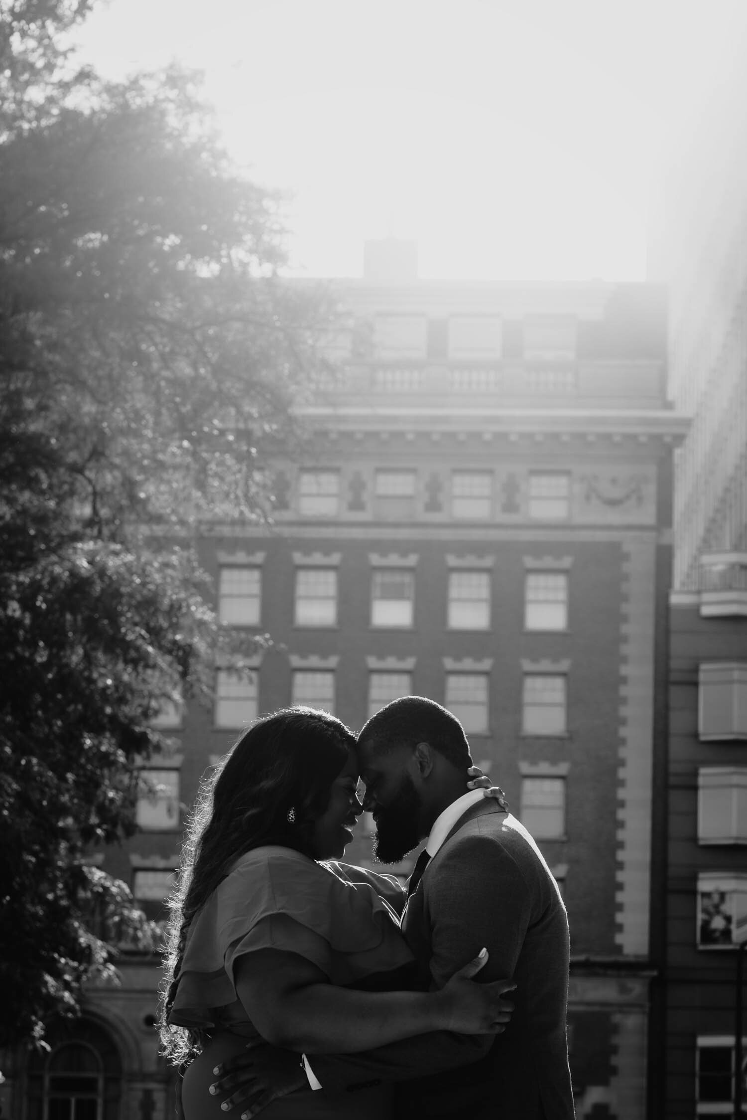 16-chicago-wedding-and-engagement-photographer-emily-melissa-photography-downtown-chicago-engagement-session-2203.jpg