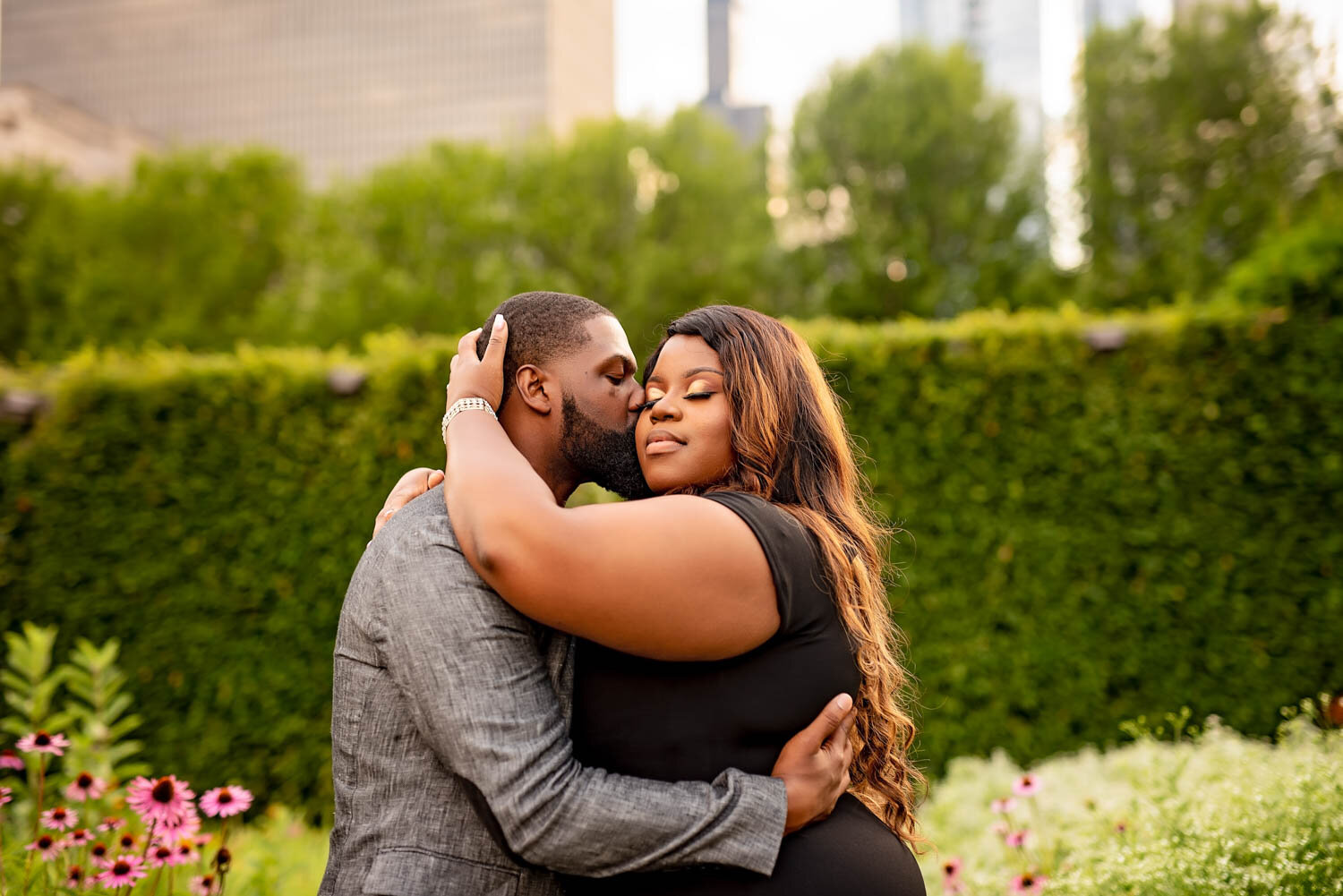 32-chicago-wedding-and-engagement-photographer-emily-melissa-photography-downtown-chicago-engagement-session-2410.jpg