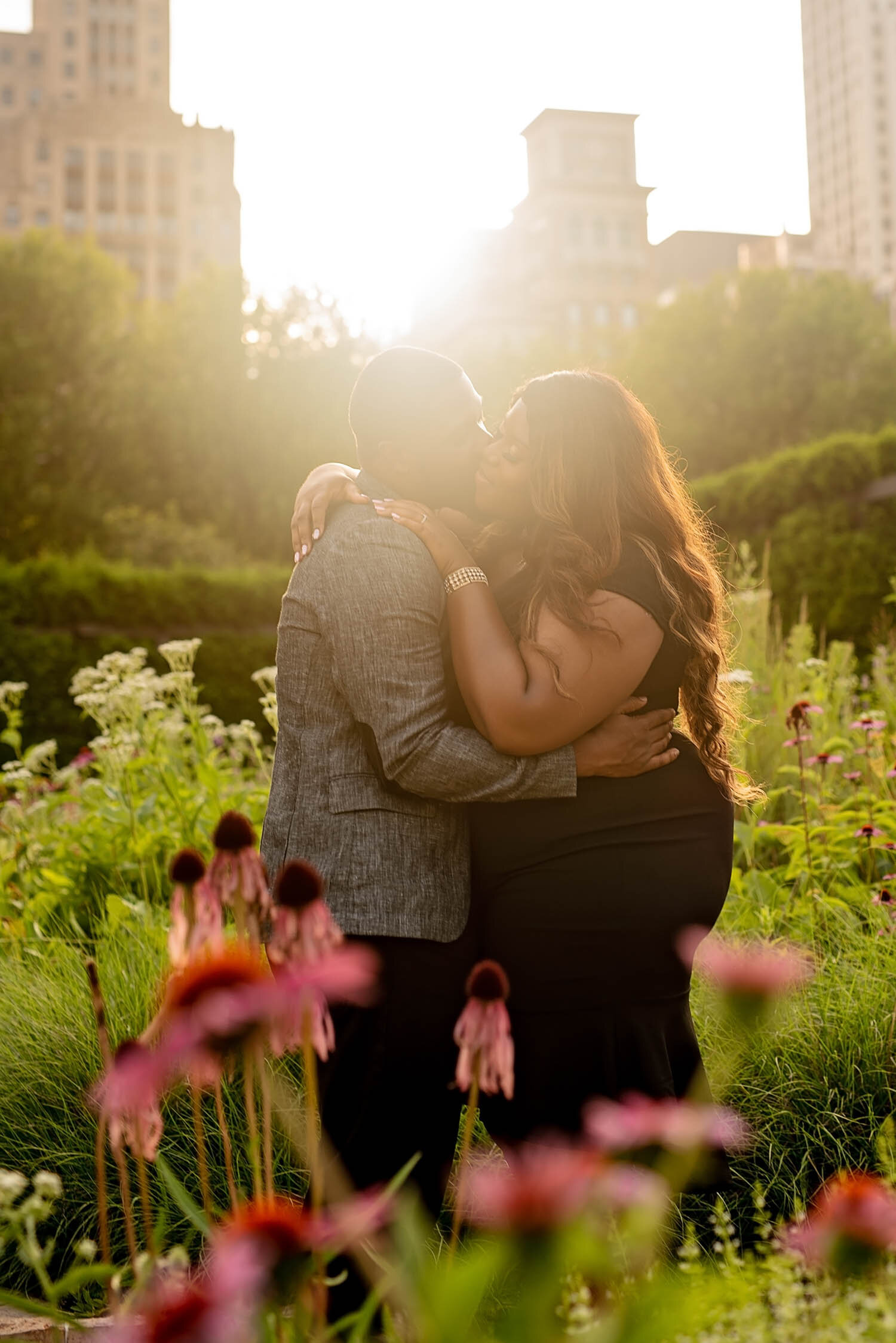 34-chicago-wedding-and-engagement-photographer-emily-melissa-photography-downtown-chicago-engagement-session-2451.jpg