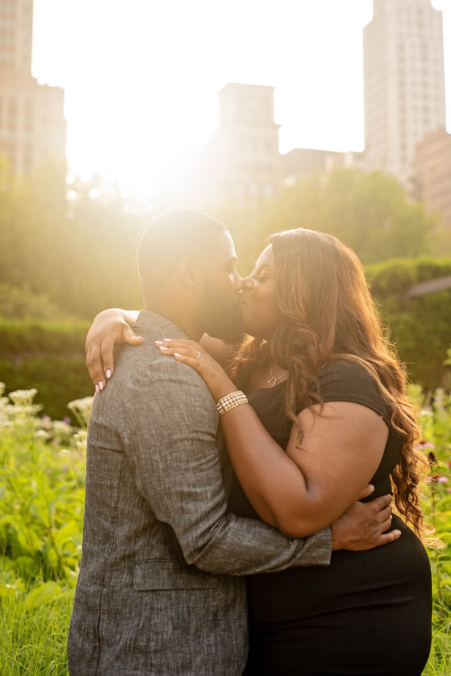35-chicago-wedding-and-engagement-photographer-emily-melissa-photography-downtown-chicago-engagement-session-2452.jpg