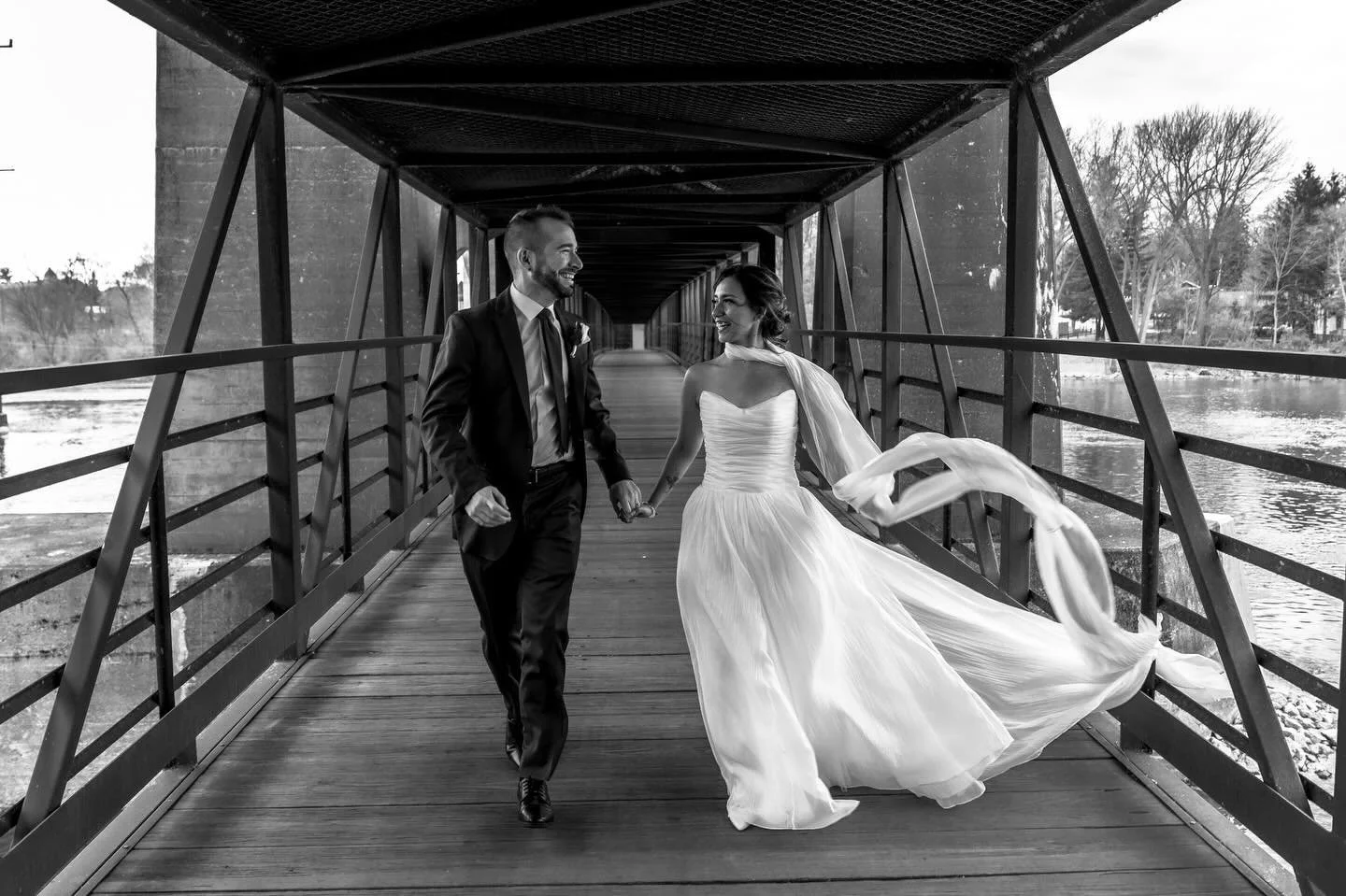 Swept away on a windy day
.
.
.
#chicagoweddingphotographer #fromchicagowithlove