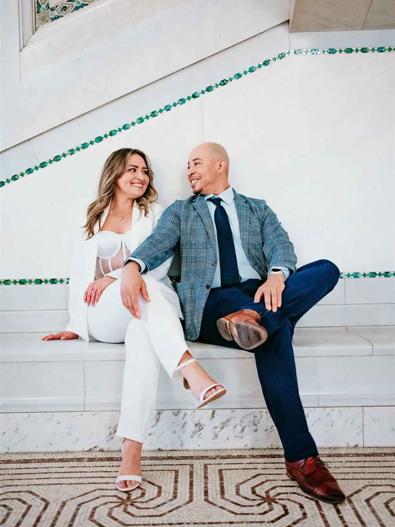 Spring is finally springing! ☀️🌺💕
.

#chicagoweddingphotographer #weddingsinchicago  #fromchicagowithlove