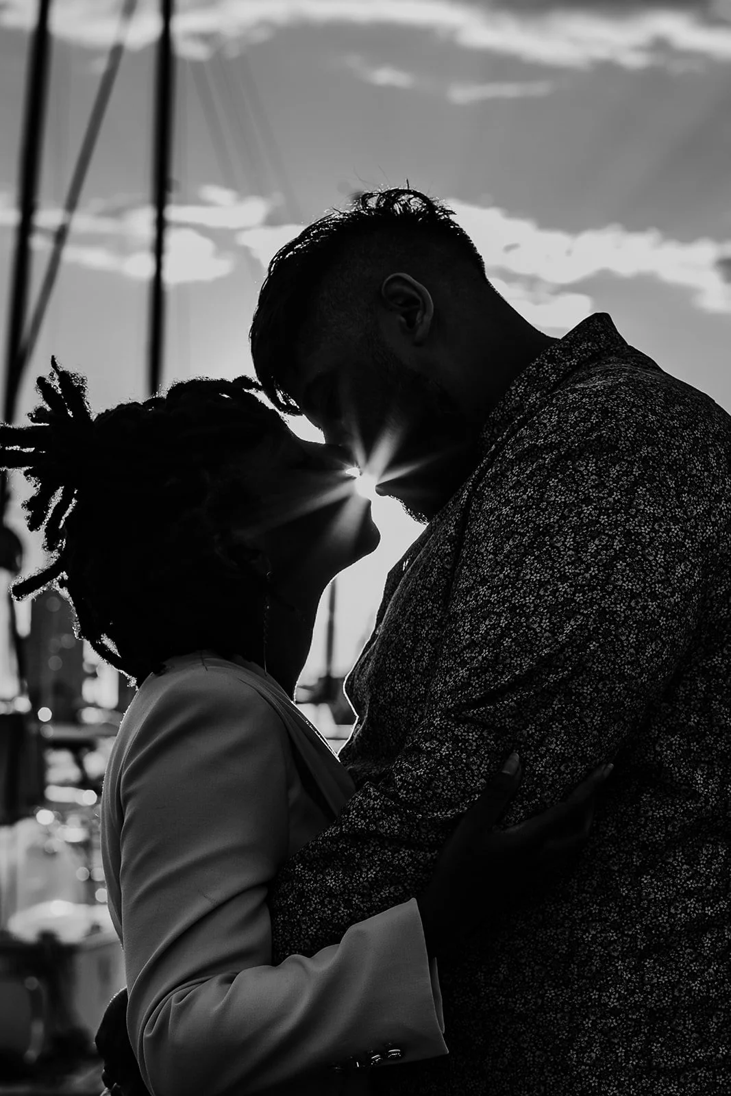 chicago-wedding-photographer-engagement-session-at-lakefront-5.jpg