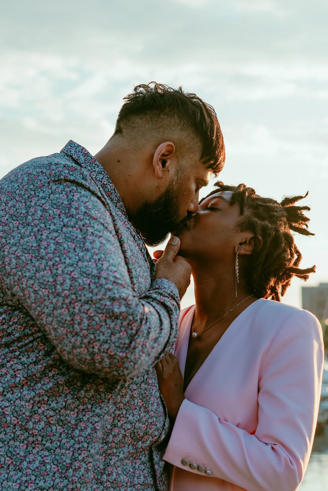chicago-wedding-photographer-engagement-session-at-lakefront-7.jpg