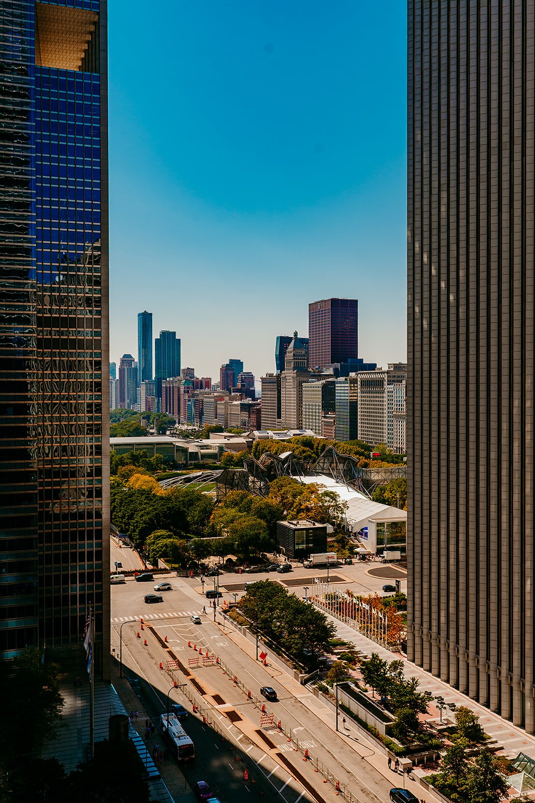 chicago-wedding-photographer-party-wedding-at-trigger-7.jpg