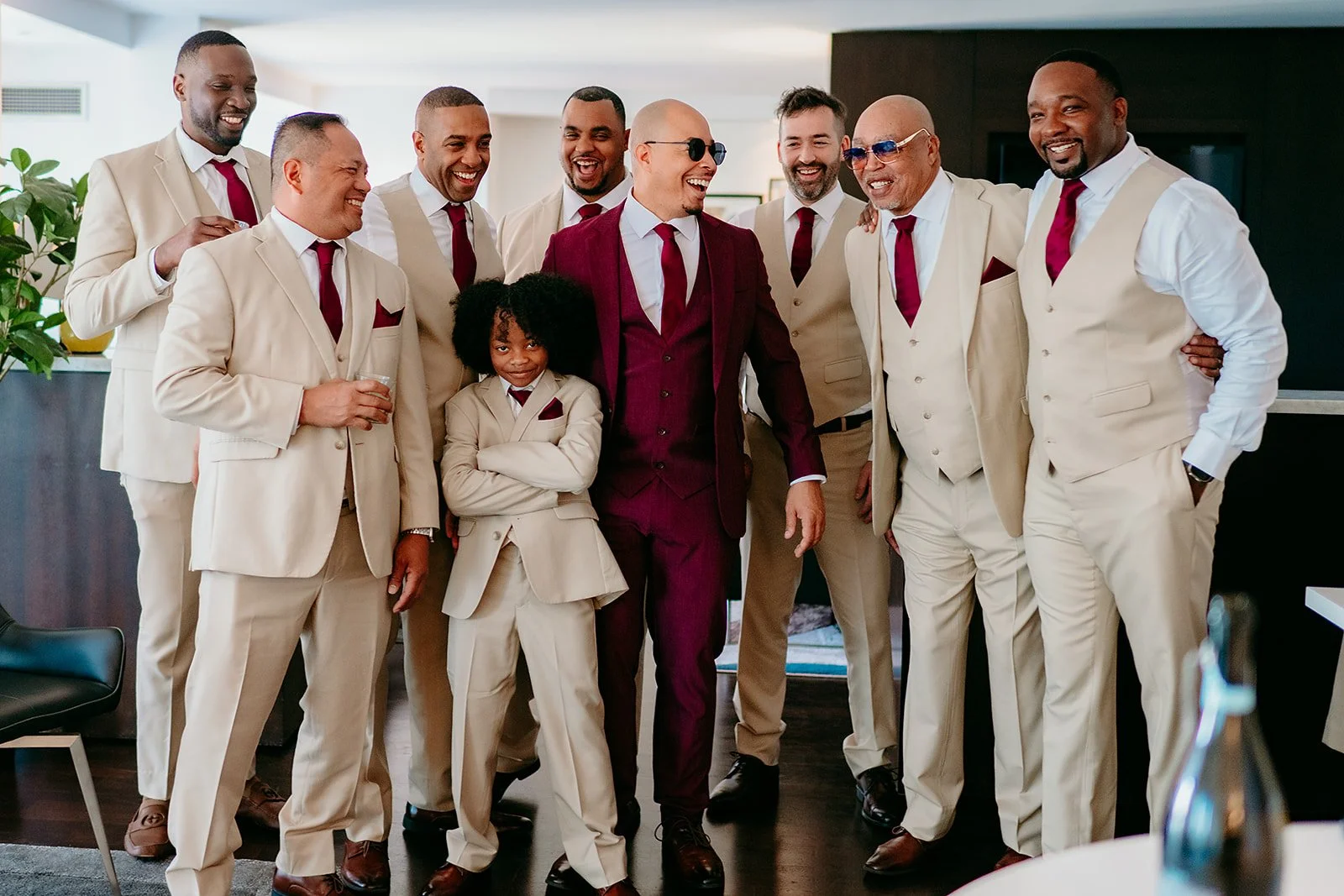 chicago-wedding-photographer-party-wedding-at-trigger-23.jpg