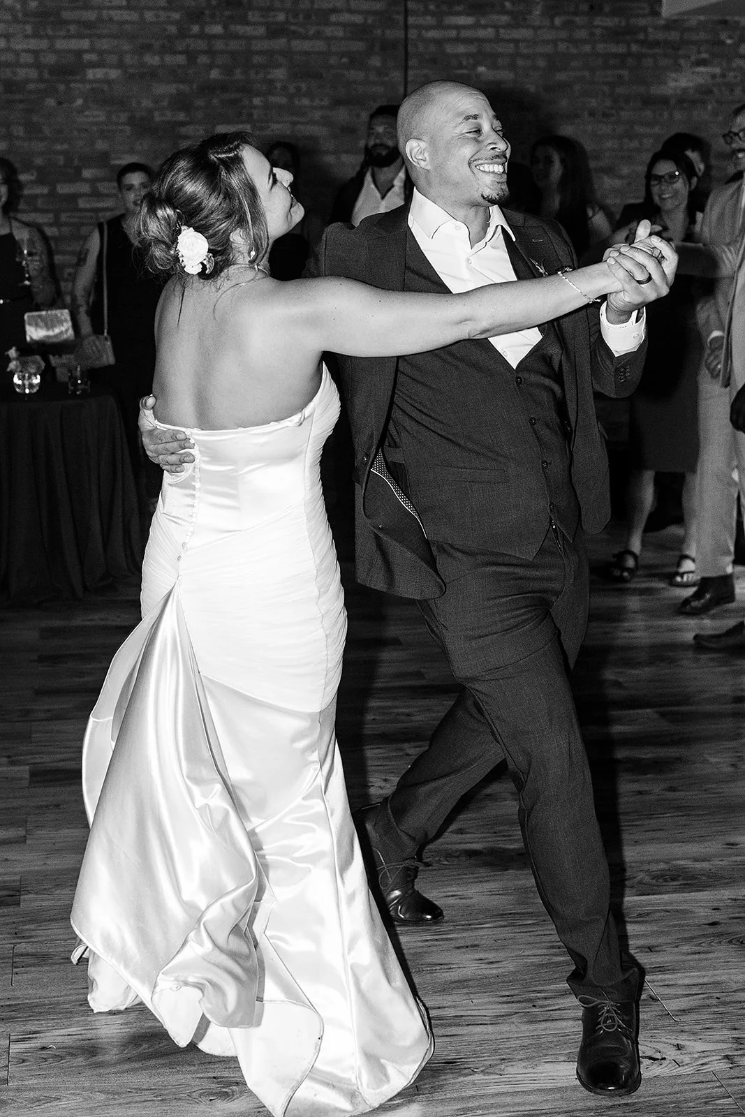 chicago-wedding-photographer-party-wedding-at-trigger-149.jpg