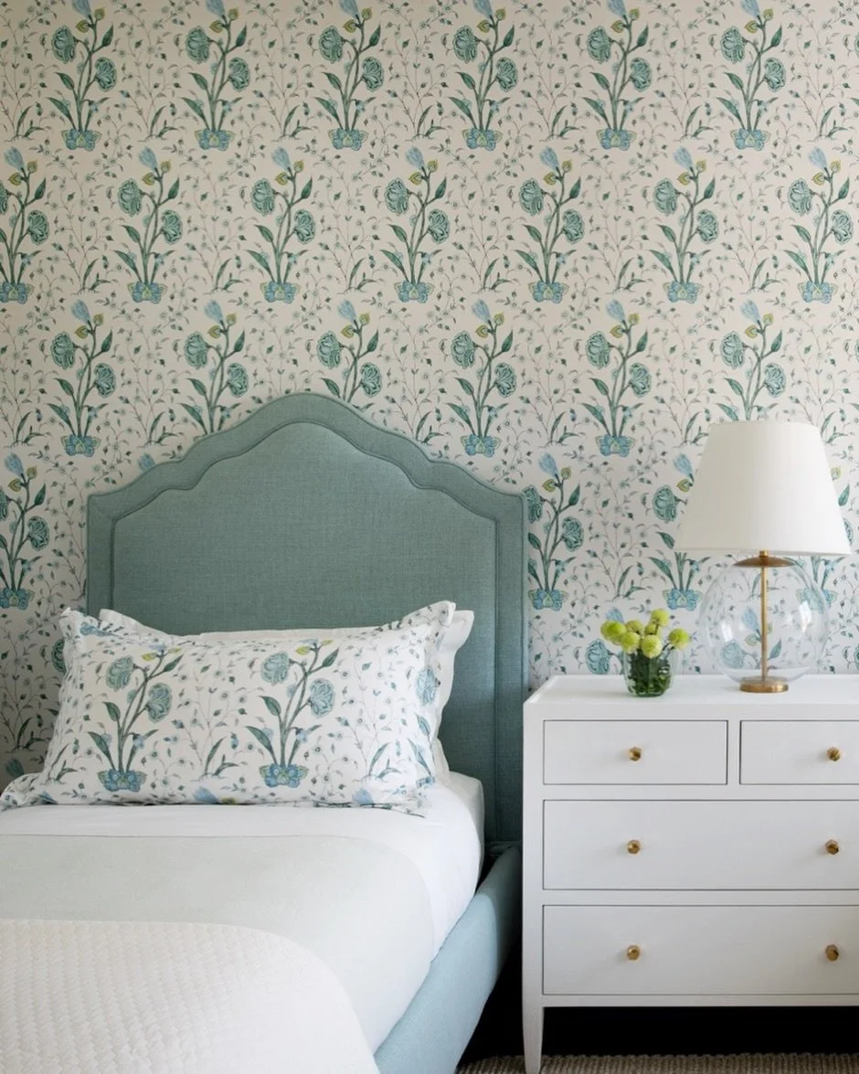 I love using wallpaper and matching fabric together. The repetition of the pattern creates a sense of calm, even with a print.

Interior Design: @wendyhcallahan 
Design Assistance: @emilyfee.interiors
Architecture: @psd_architectsbuilders
Photography