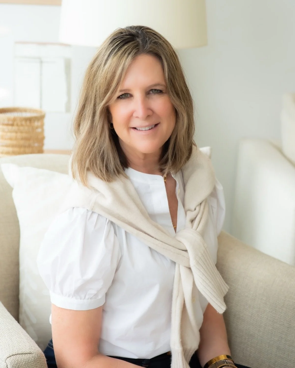 Hello, my name is Wendy.  I specialize in full-service residential interior design, new construction projects, renovations, and furnishings.