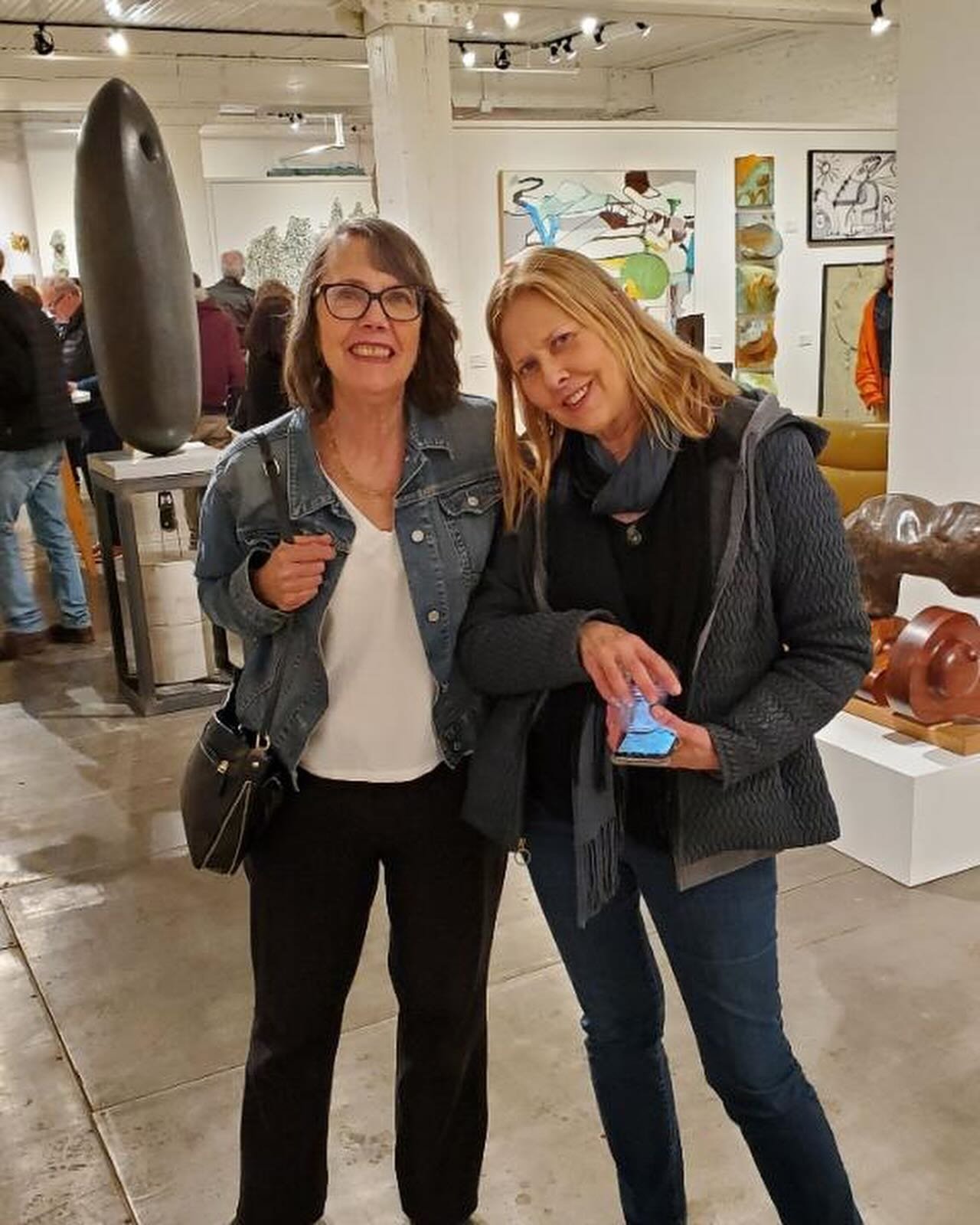 Fun Art adventures with my sister, Julie, last weekend in Chicago at Alma Art and Interiors for the opening of their Spring shows and this past Friday in Milwaukee at the grand opening of Kim Storage Gallery in Milwaukee . We met @kathleenwaterloo Ka