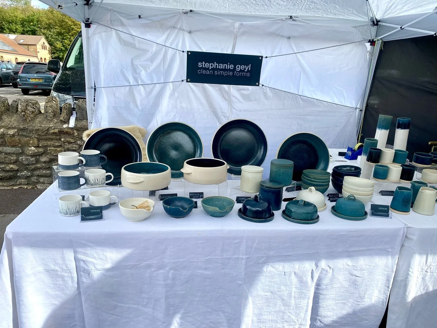 A very sunny but so windy day at the ever gorgeous @thefromeindependent today. 

I&rsquo;ve had to change my set up a bit removing all the props to hopefully stop the wind blowing everything over&hellip; hoping it works?!

Happy Sunday everyone x