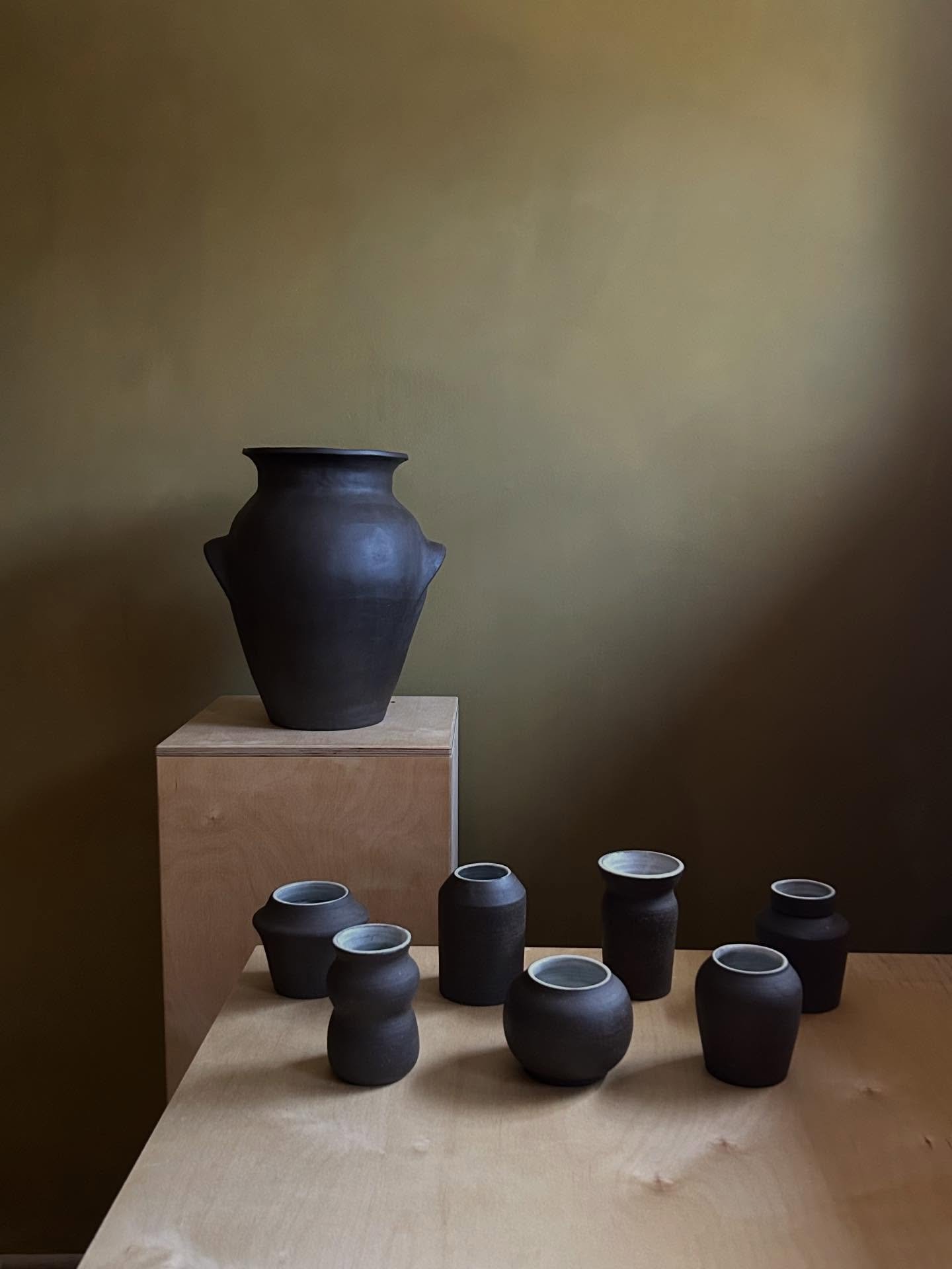 For the showstopper piece created for @downstatenewburgh , I drew inspiration from the ollas gathered together to decorate the patios of my favorite Architect, Luis Barrag&aacute;n&rsquo;s projects. 

On a trip to Mexico City in 2019 I toured his hom