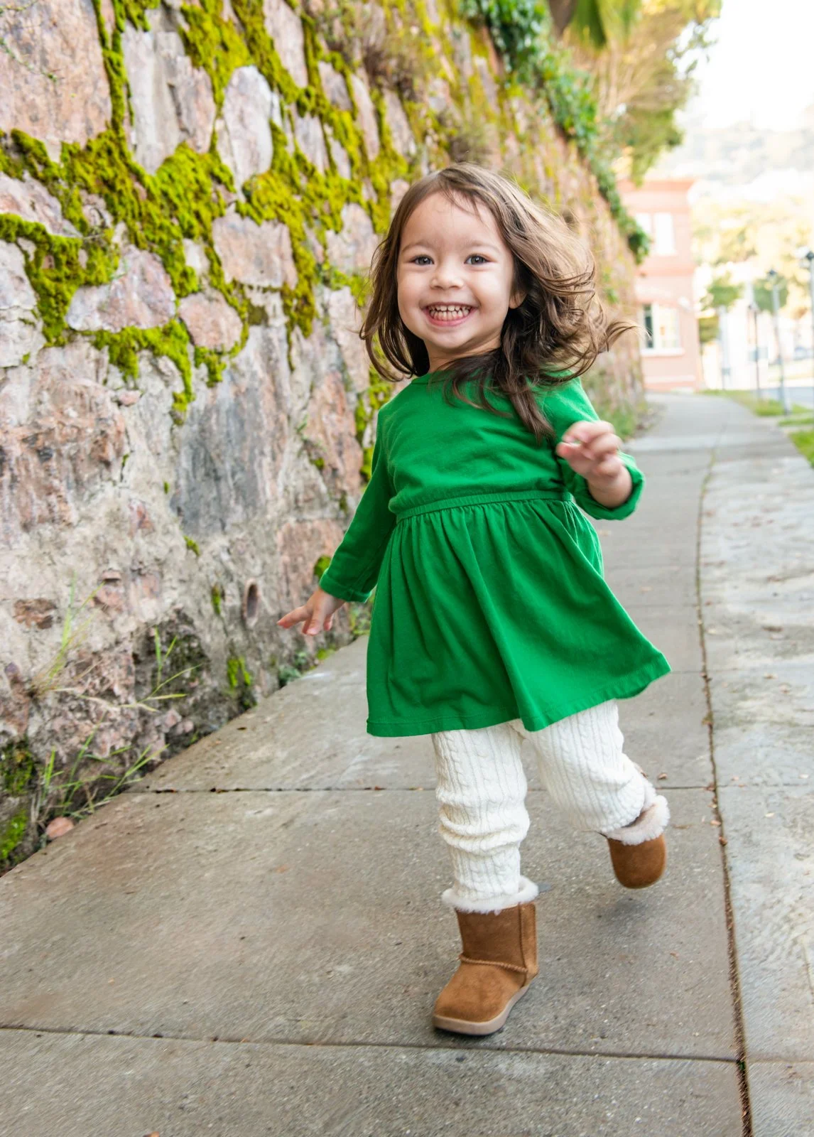 19-toddler-in-green-running-professional-kids-portraits.jpg