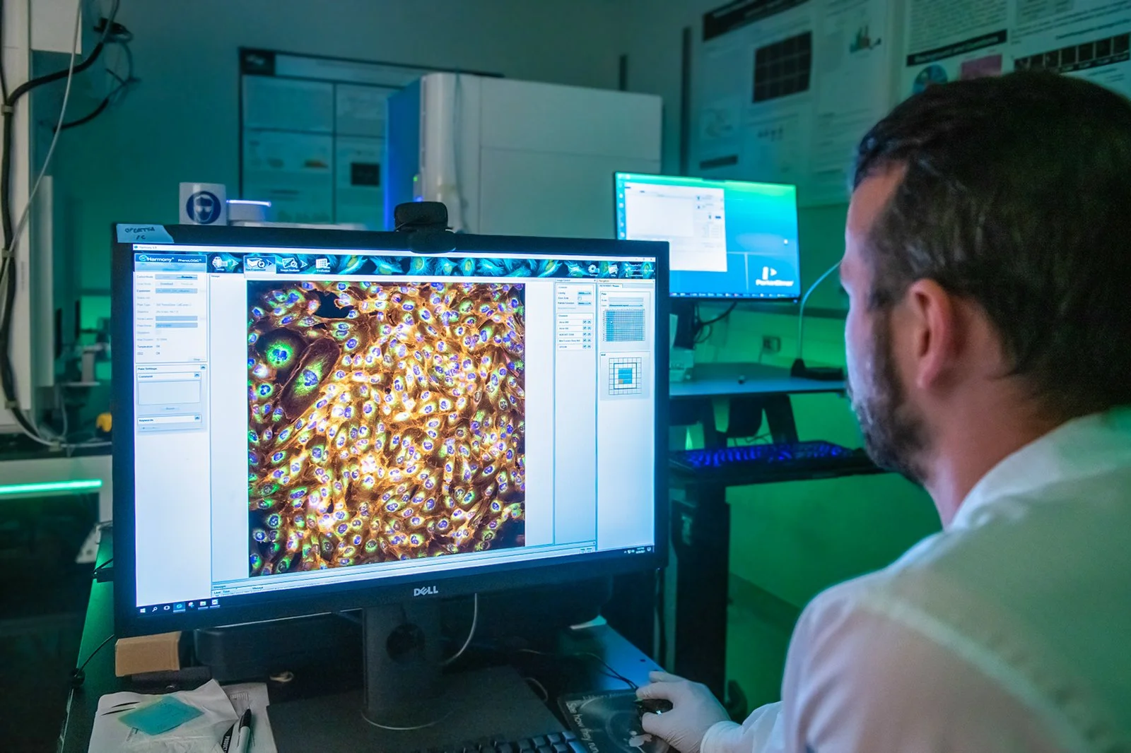 22-researcher-viewing-science-monitor-photography.jpg