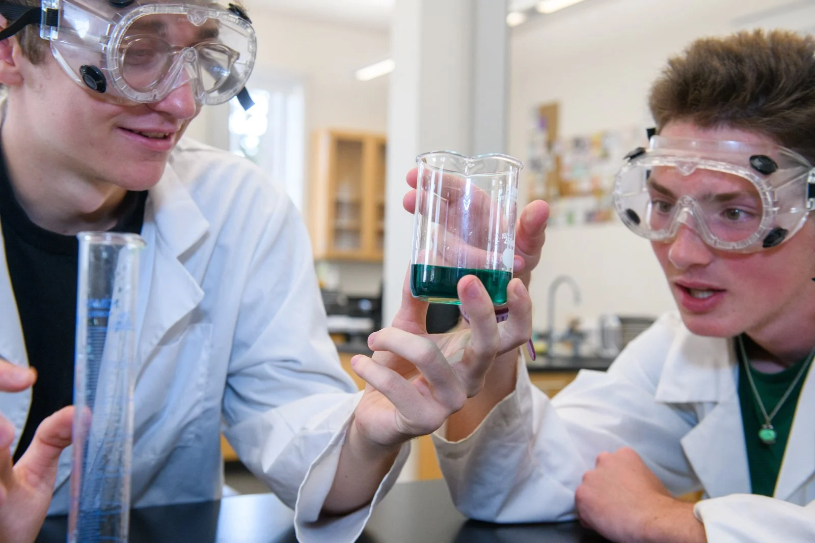 014-students-in-lab-coats-high-school-photographer.jpg