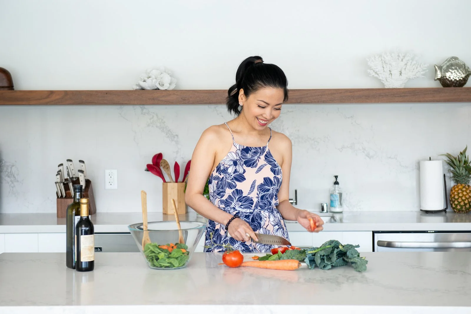 003-woman-kitchen-lifestyle-photographer.jpg