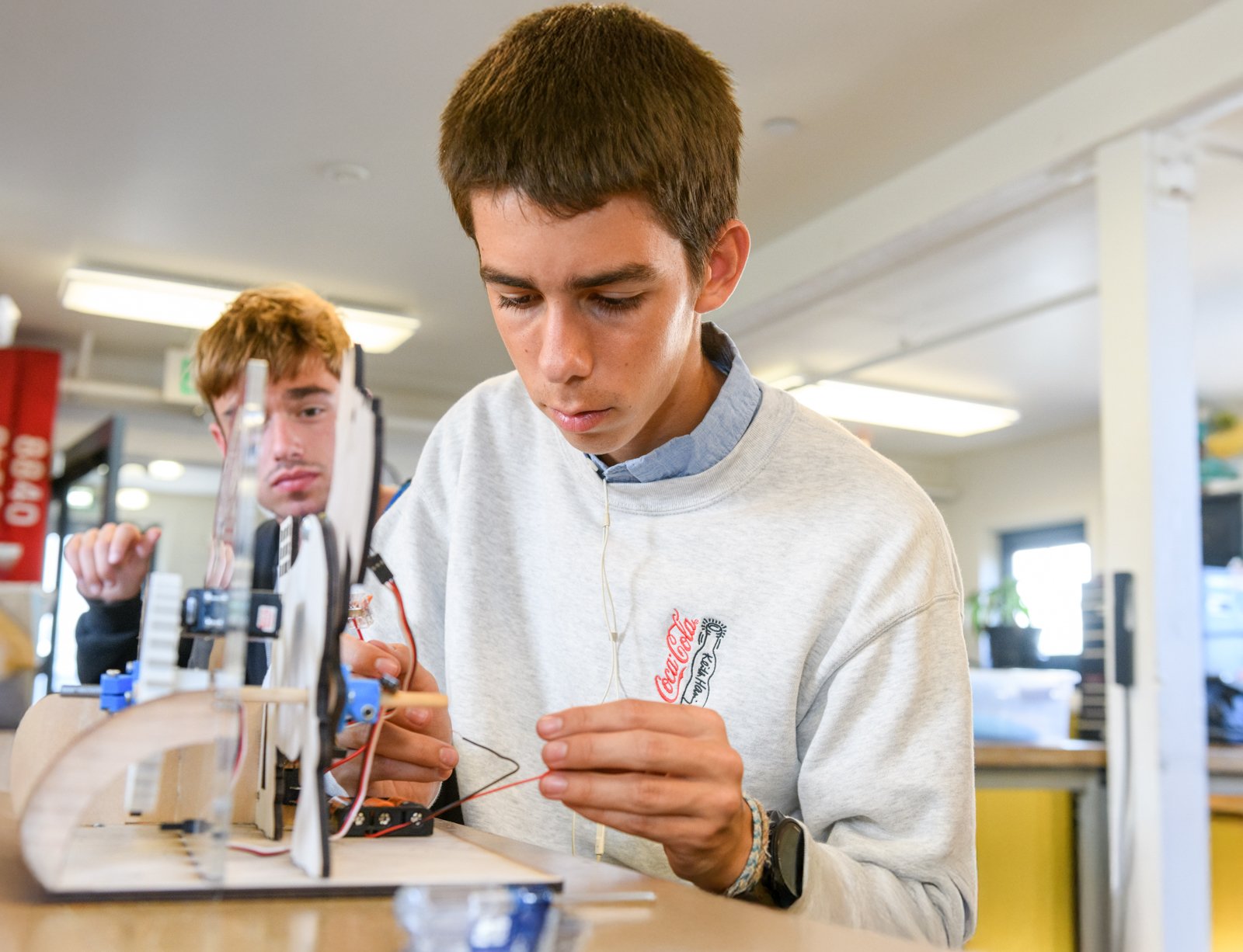 040-students-building-robotics-classroom-action-shots.jpg