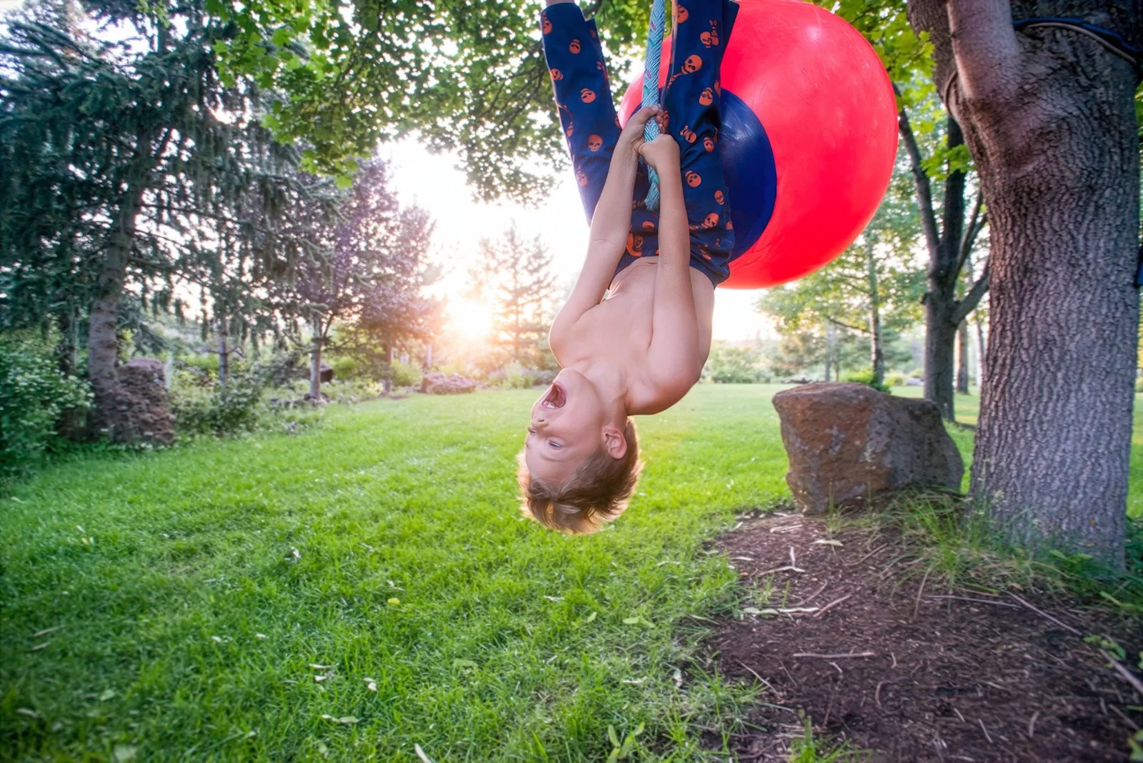 23-child-hanging-upside-down-on-kids-photography-studio.jpg
