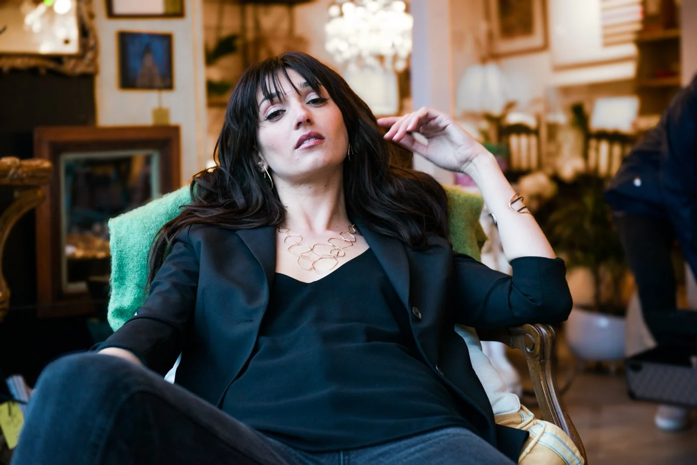 023-woman-posing-in-a-chair-high-end-product-images.jpg
