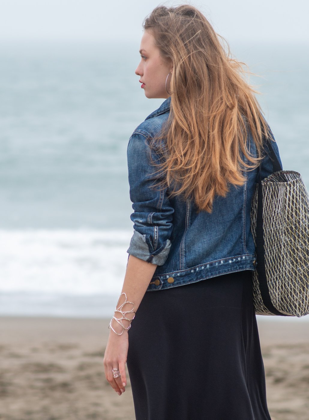 013-woman-on-beach-commercial-product-photographer.jpg