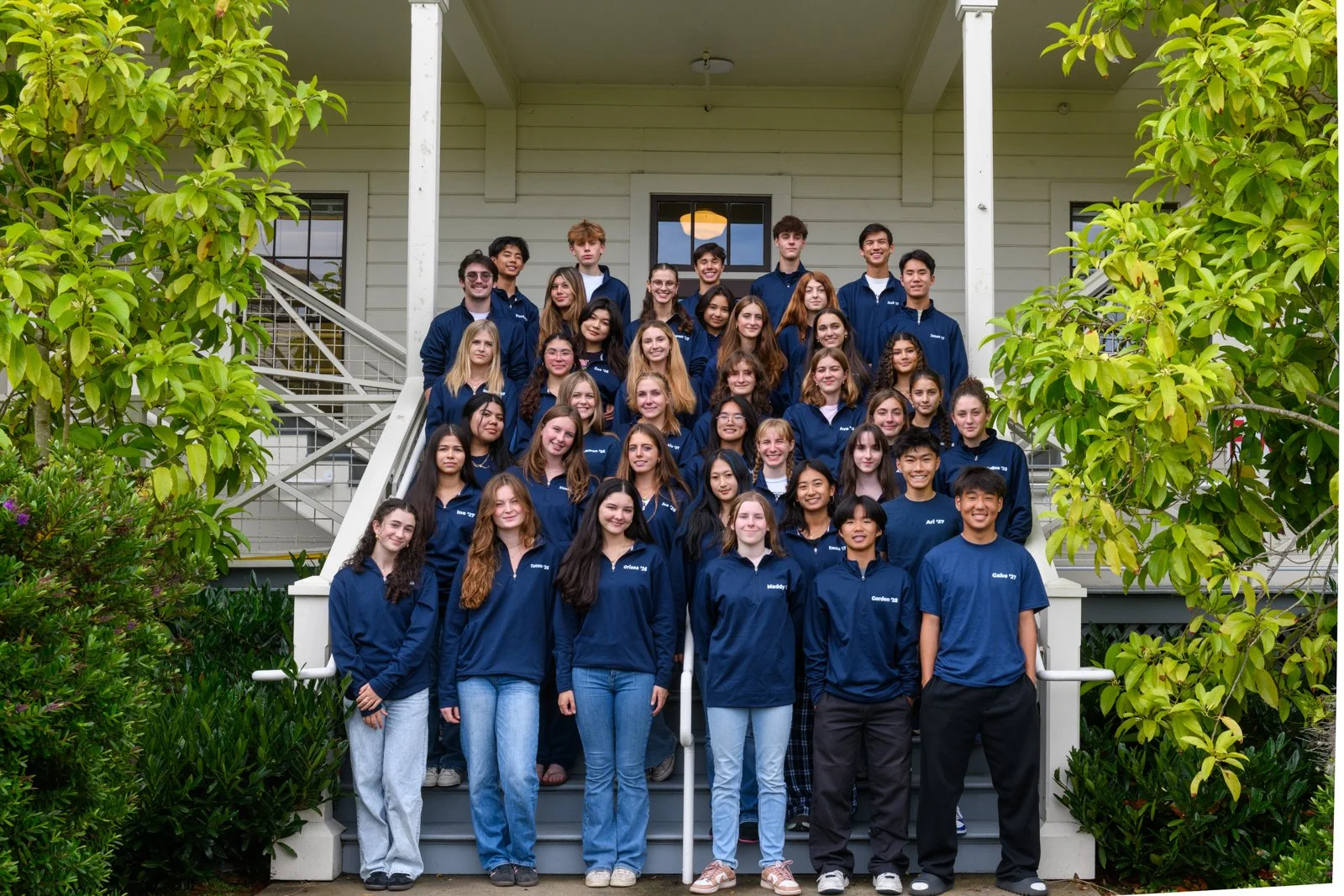 013-students-posing-on-school-stairs-photography.jpg