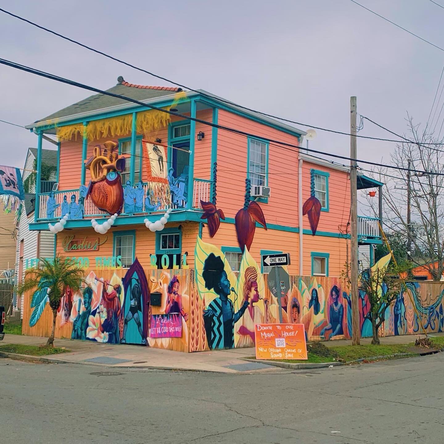 Behold, our second major public art installation, the &ldquo;Ladies let the Good Times Roll&rdquo; house float at 1401 Laharpe St!

Mardi Gras marked the half-way point of our mural on this house honoring New Orleans women in music. We are so gratefu