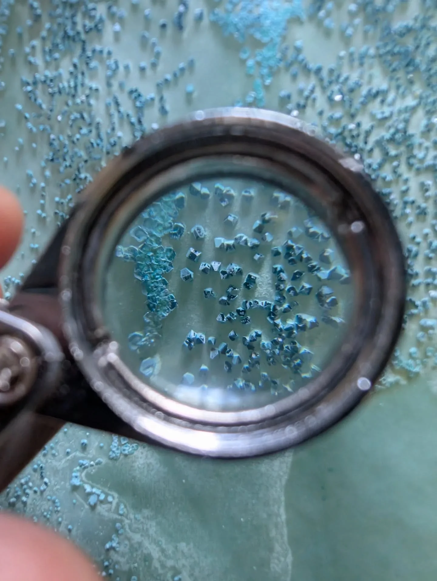 I'm getting ready and excited to head down to @qbankgallery in lutruwita next week! Some recent photos of copper acetate (crystals viewed through a loupe), cyanotype and wool experiments in the studio, taken whilst procrastinating from packing. 

#ec